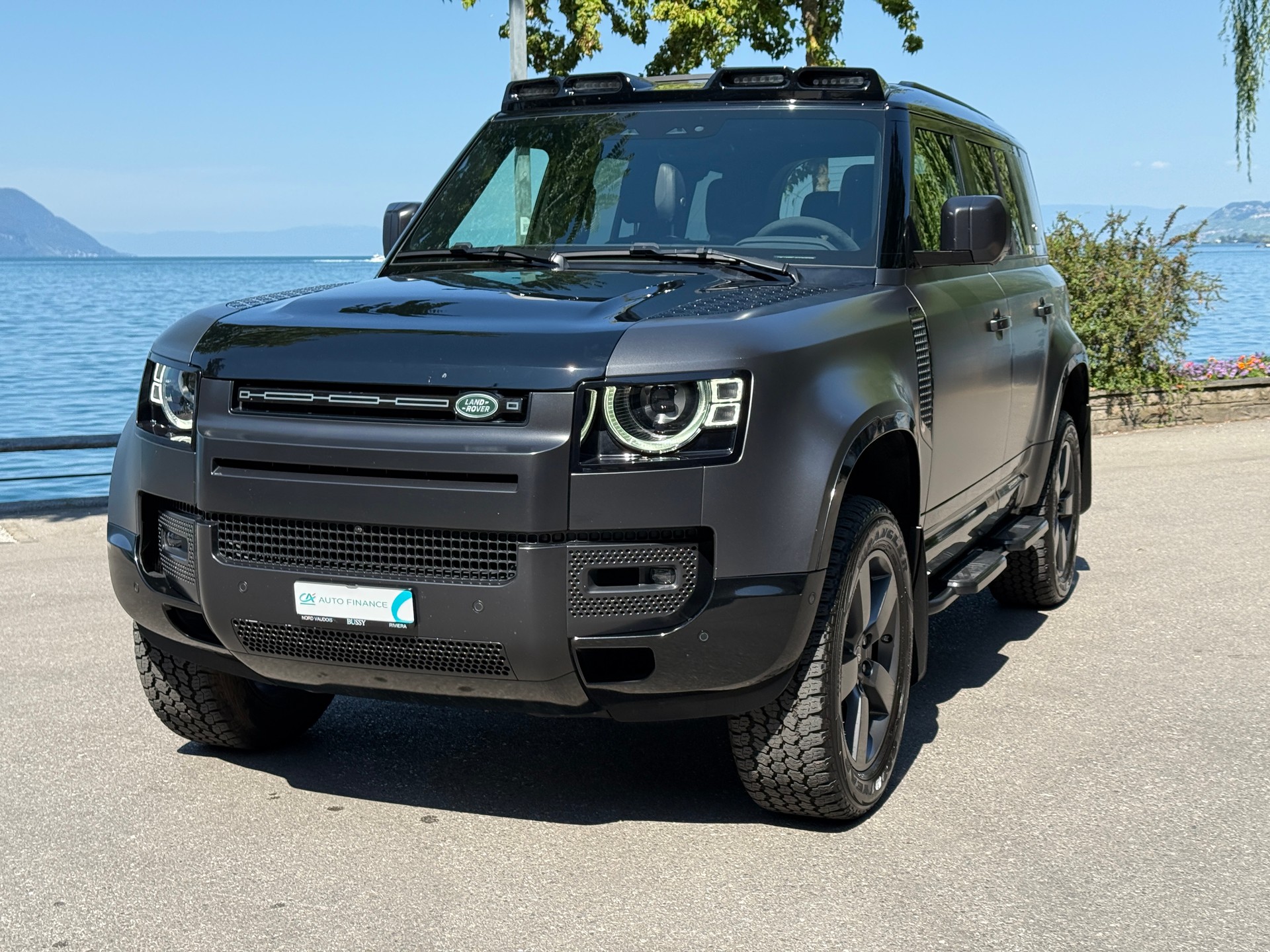 LAND ROVER Defender 110 P400e Si4 PHEV HSE AT8-showroom-element-2