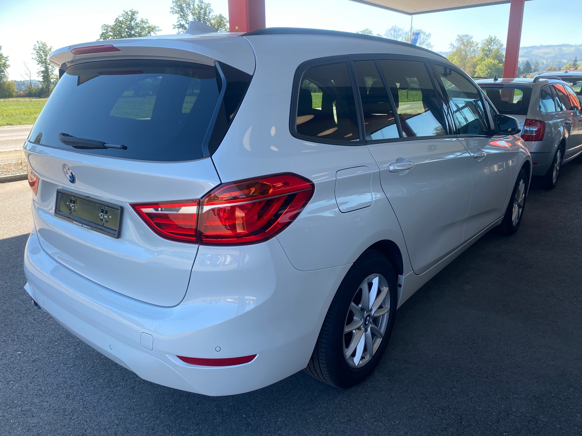 BMW 216d Gran Tourer DKG-showroom-element-2