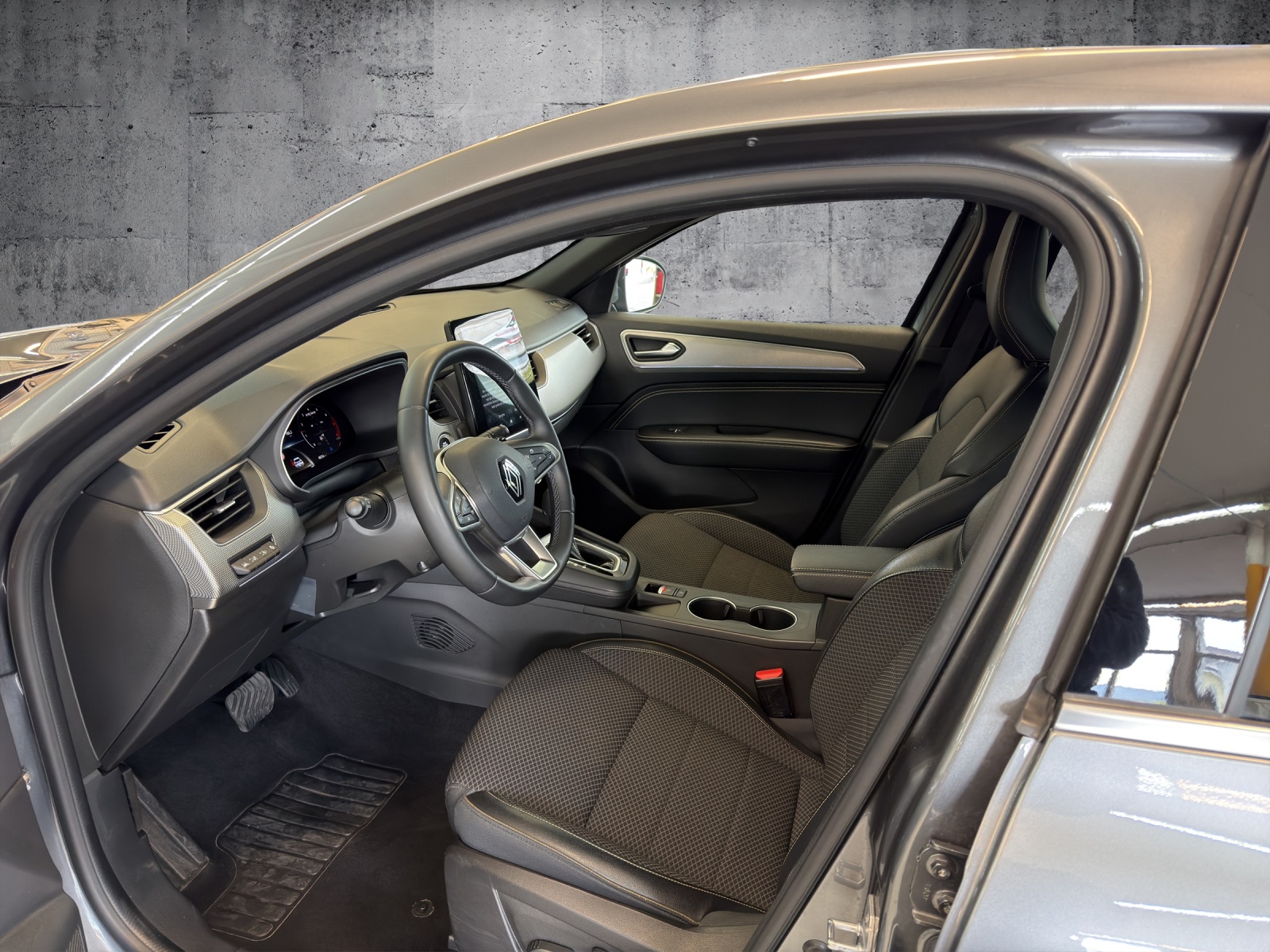 RENAULT Arkana 1.3 TCe Techno EDC*Abstandstempomat**Leasingaktion 1.99%**-image-18