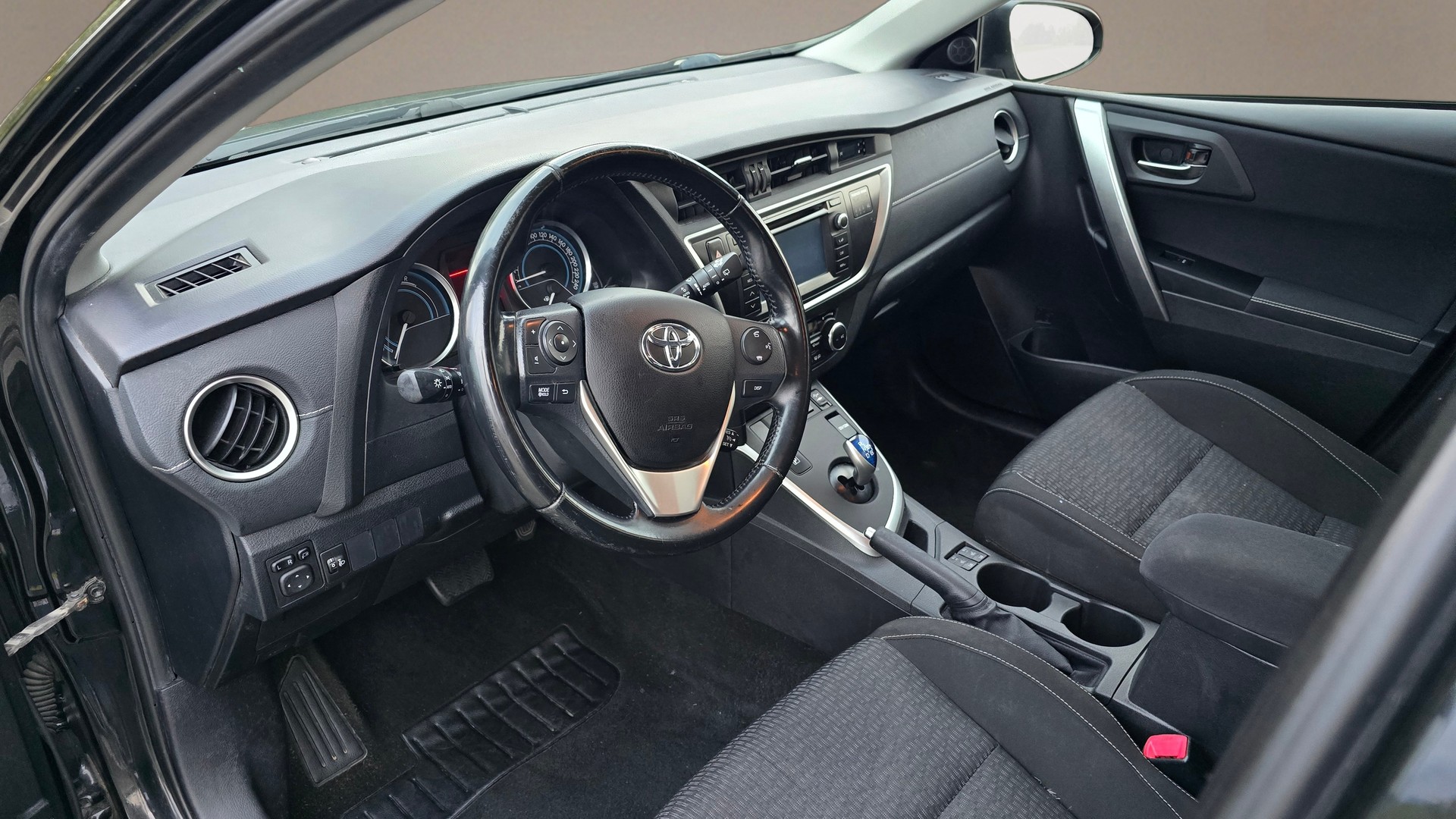 TOYOTA Auris 1.8 16V HSD Linea Trend-image-13