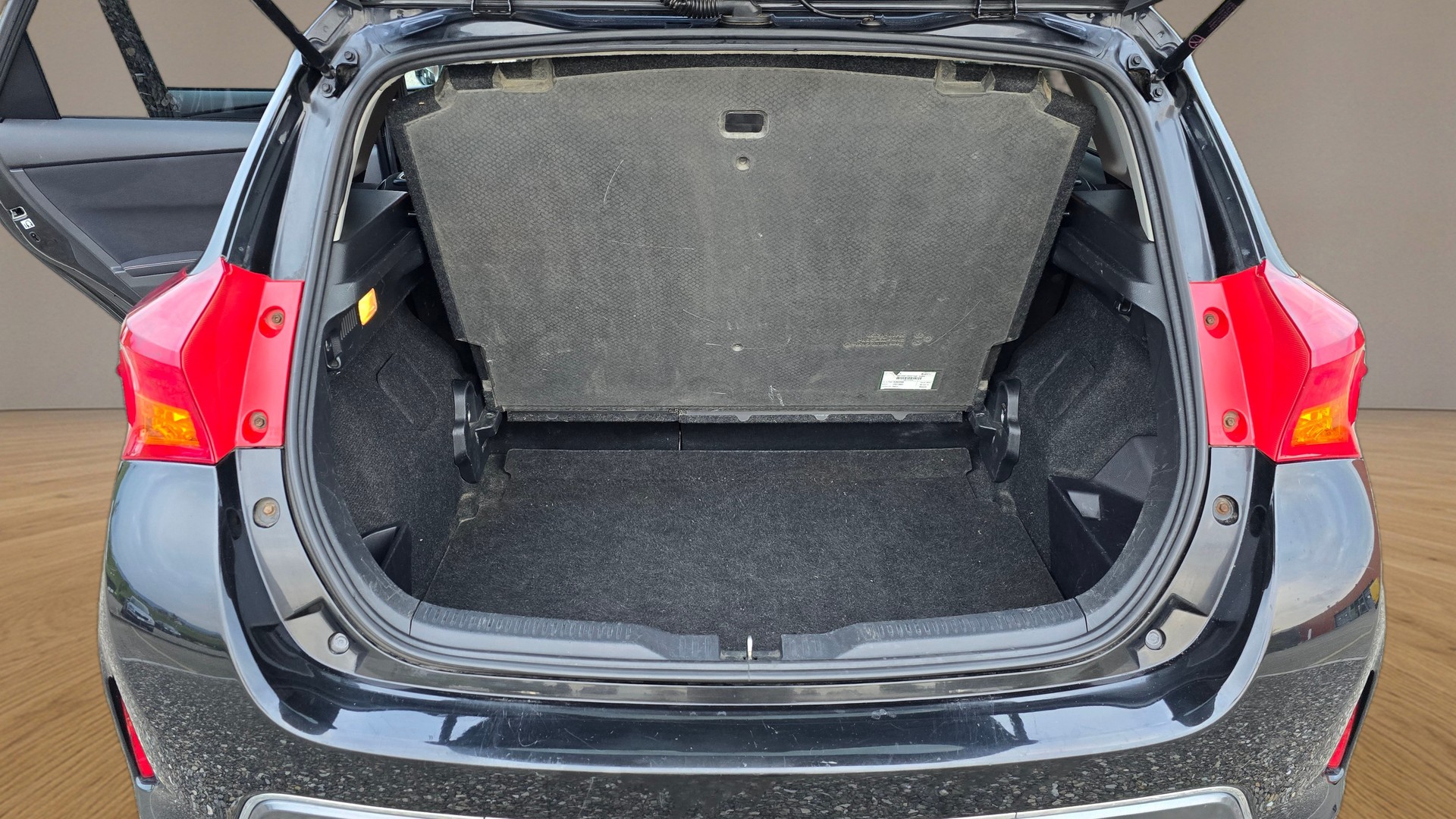 TOYOTA Auris 1.8 16V HSD Linea Trend-image-11