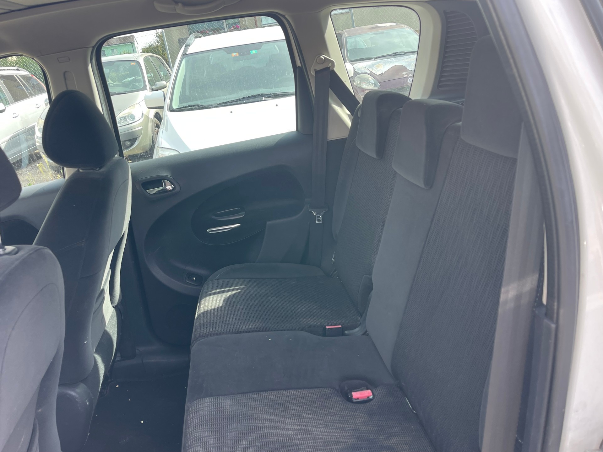 CITROEN C3 Picasso 1.6 HDi Exclusive-image-8