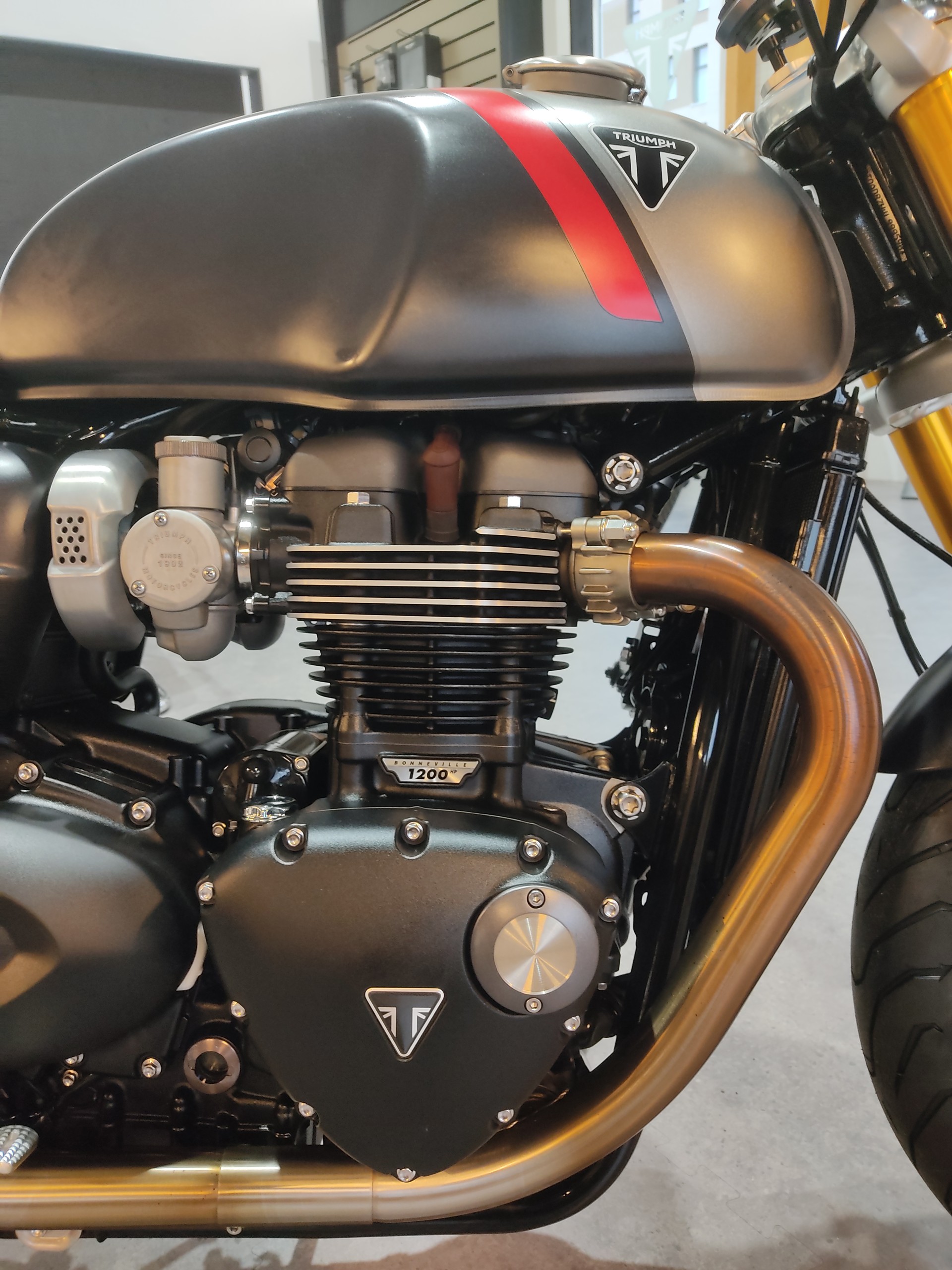 TRIUMPH Thruxton 1200 i RS ABS-image-4