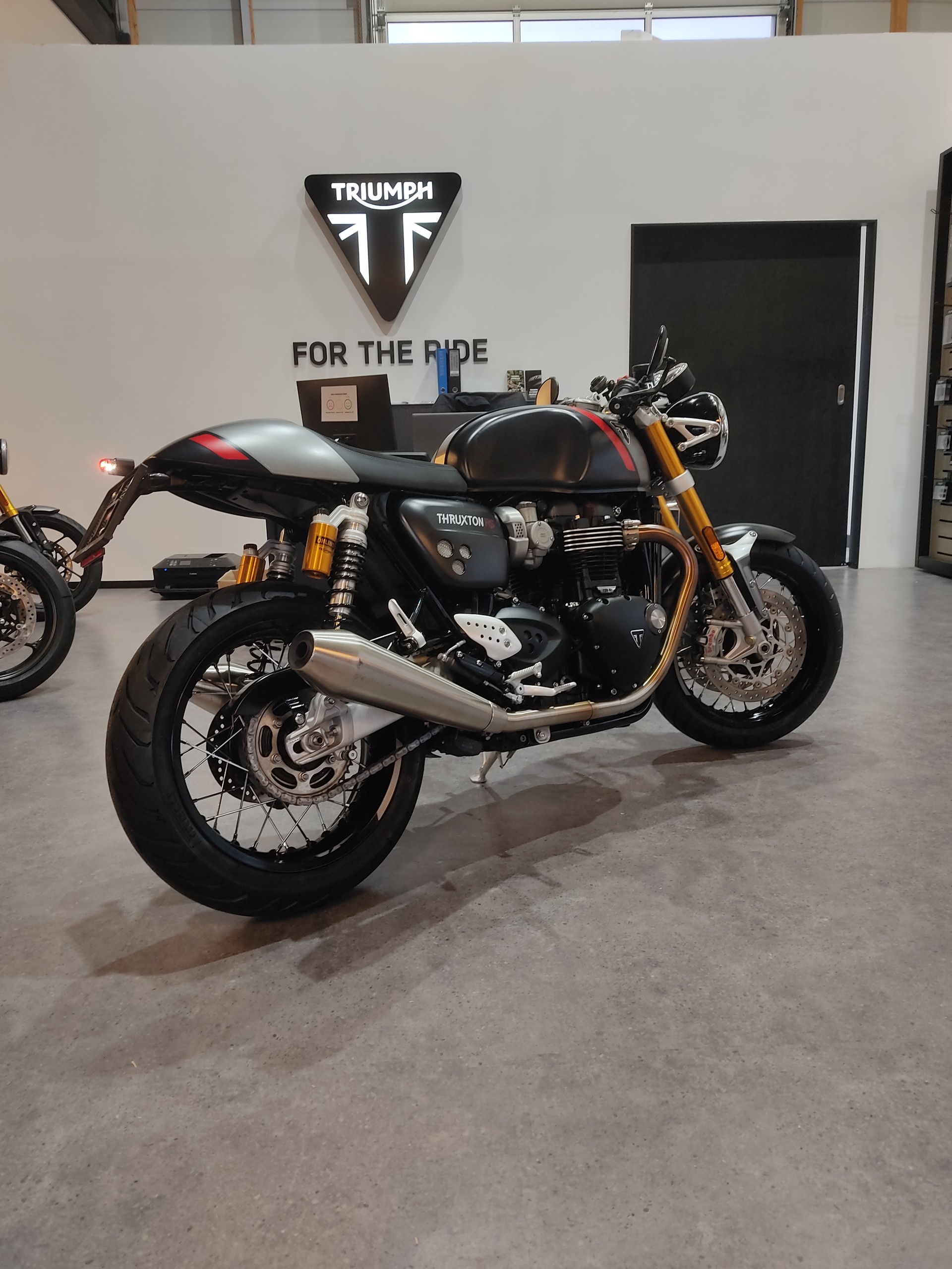 TRIUMPH Thruxton 1200 i RS ABS-image-2