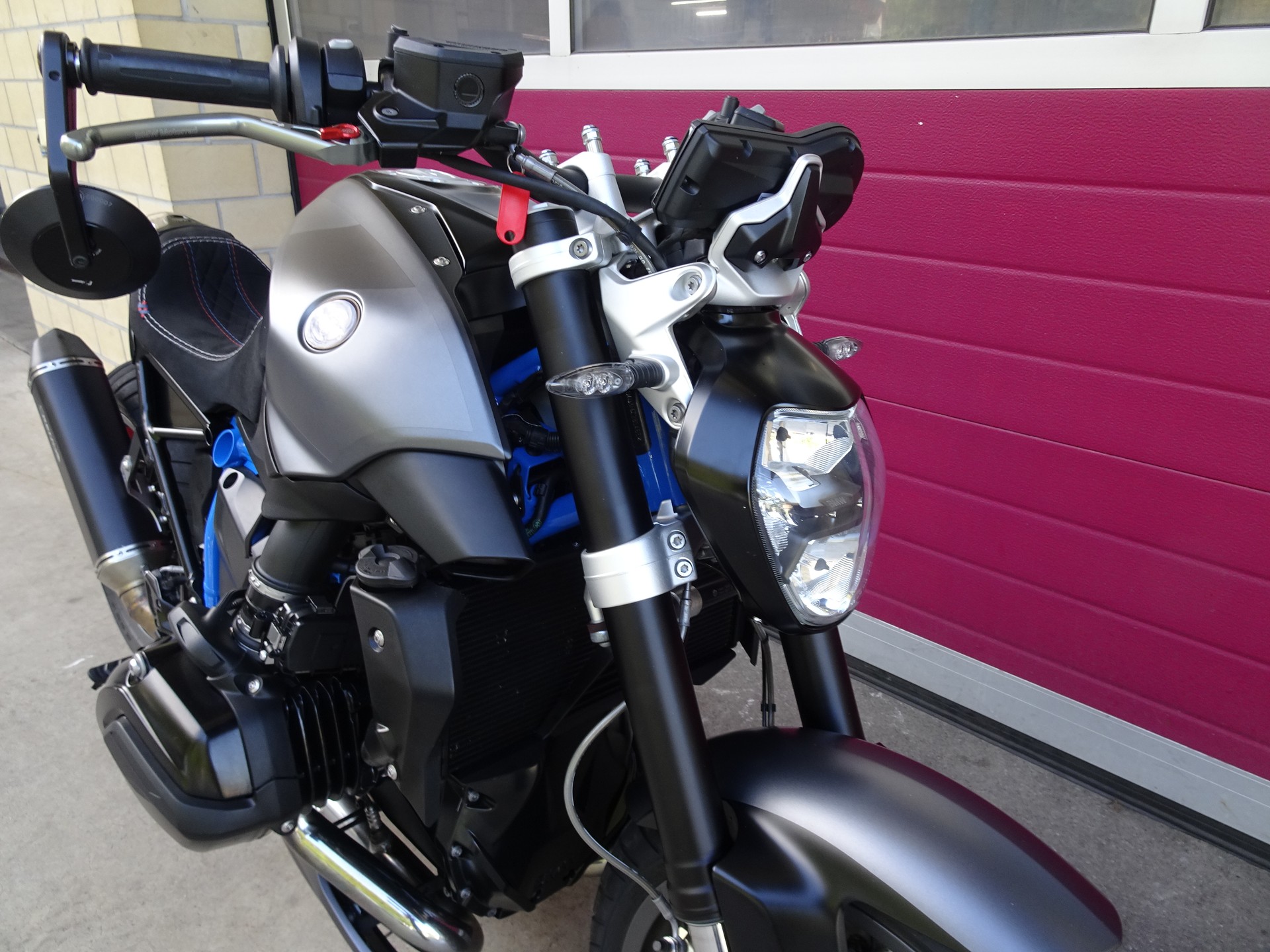 BMW R 1200 R ABS-image-11