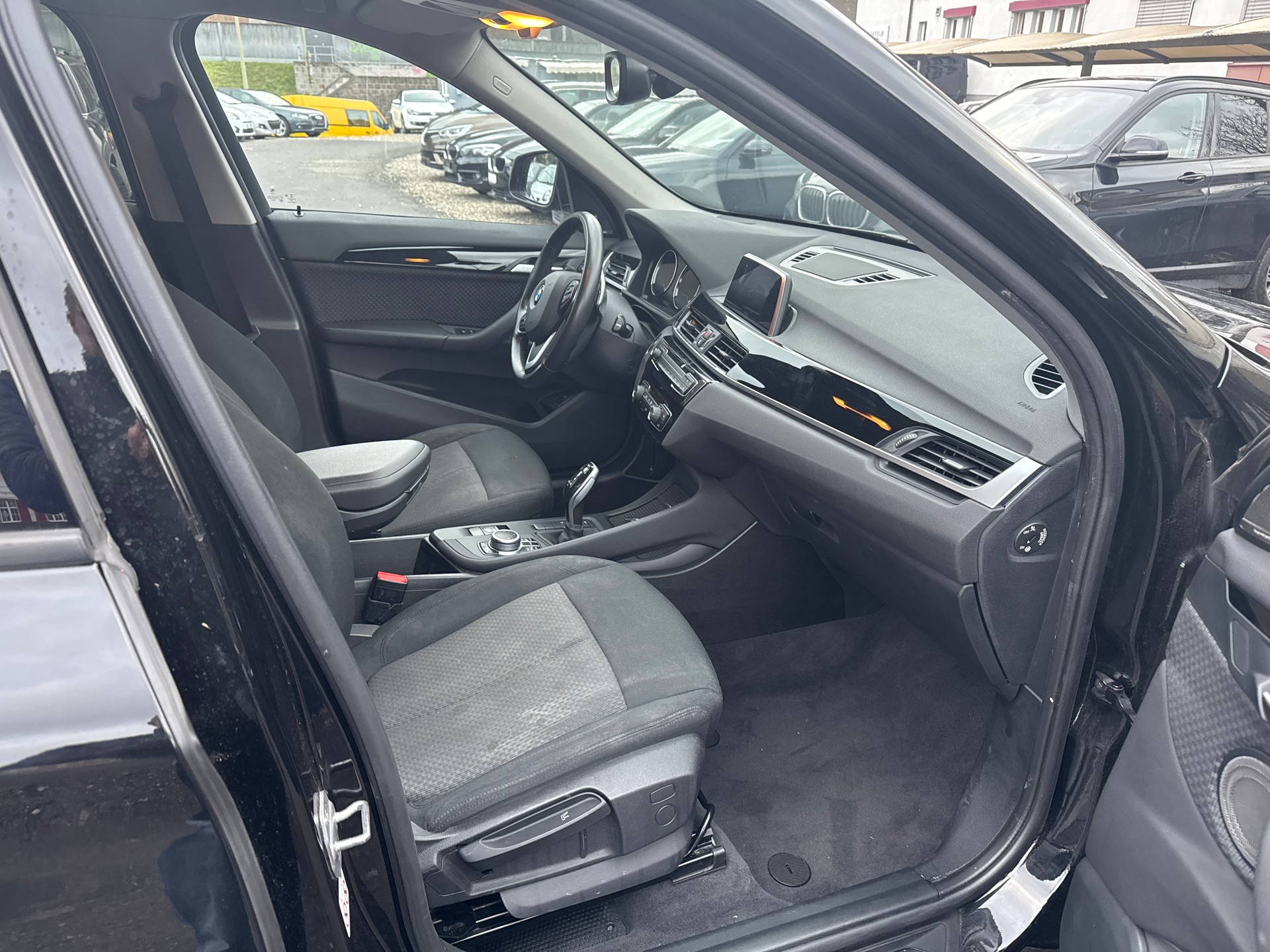 BMW X1 sDrive 18d xLine Steptronic-showroom-element-3
