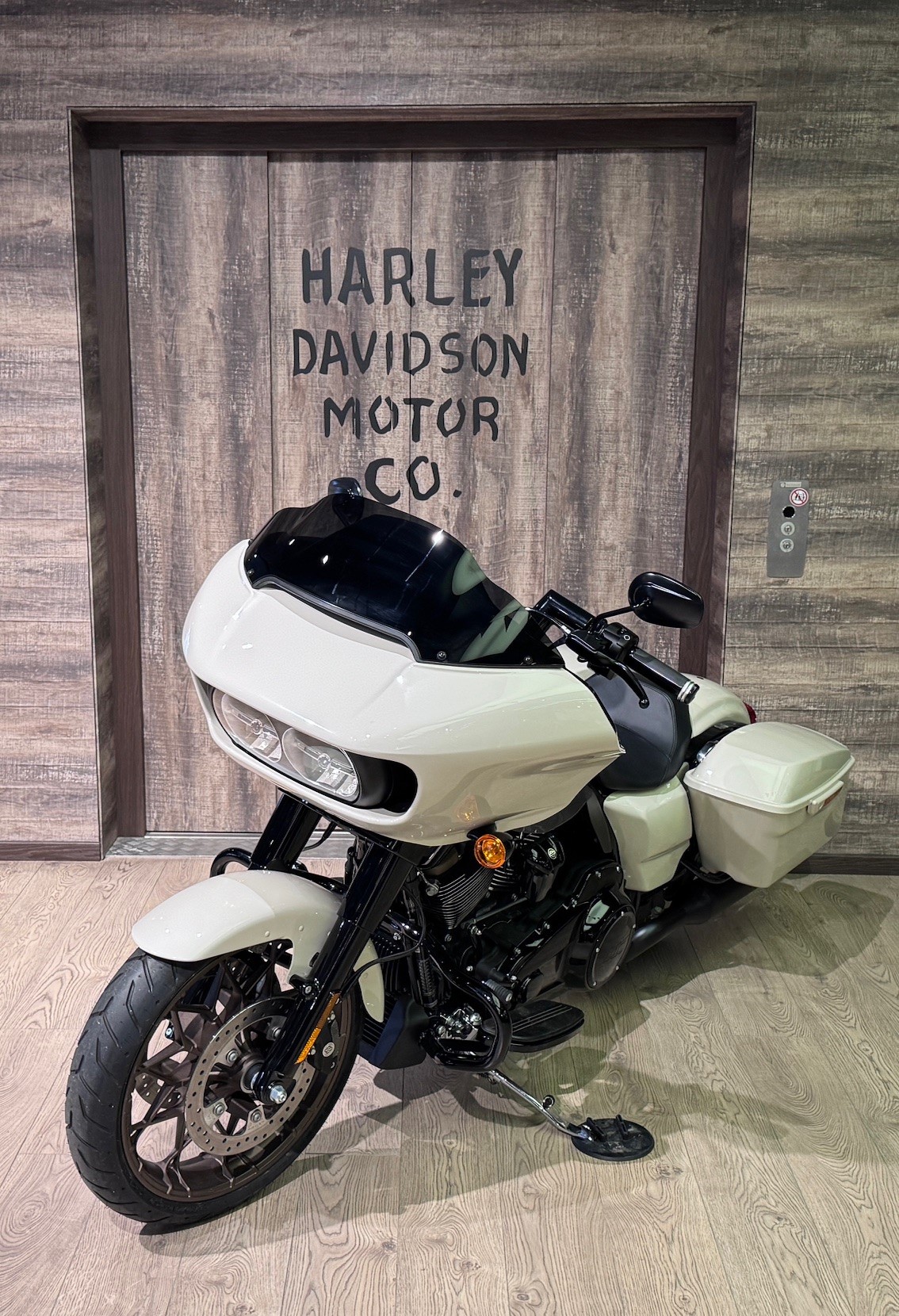 HARLEY-DAVIDSON FLTRXST Road Glide ST 117-image-2