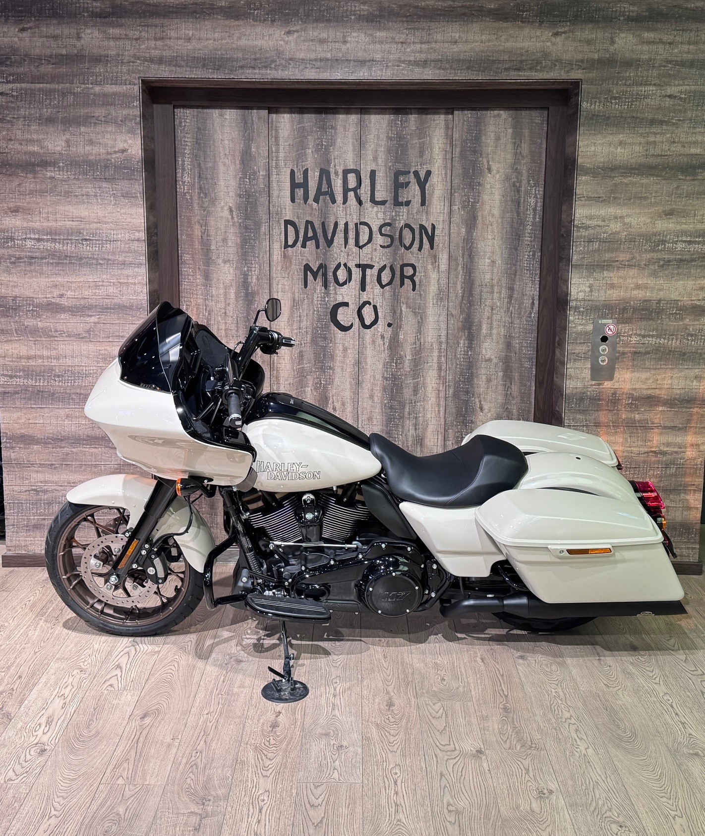 HARLEY-DAVIDSON FLTRXST Road Glide ST 117-image-3