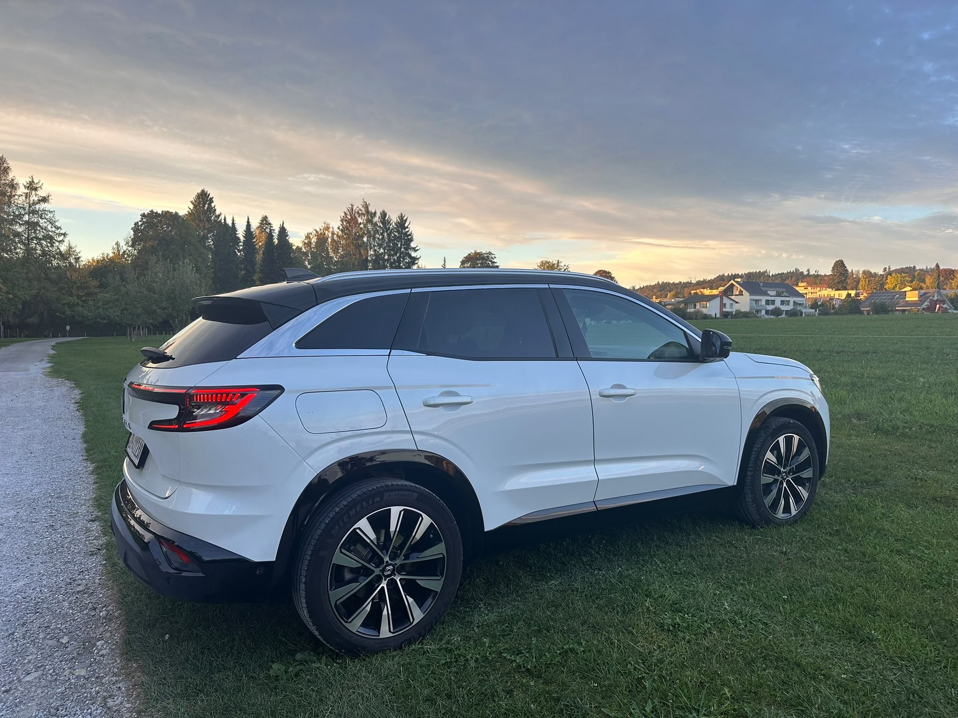 RENAULT Austral 1.3 MHEV 160 Techno A-image-8