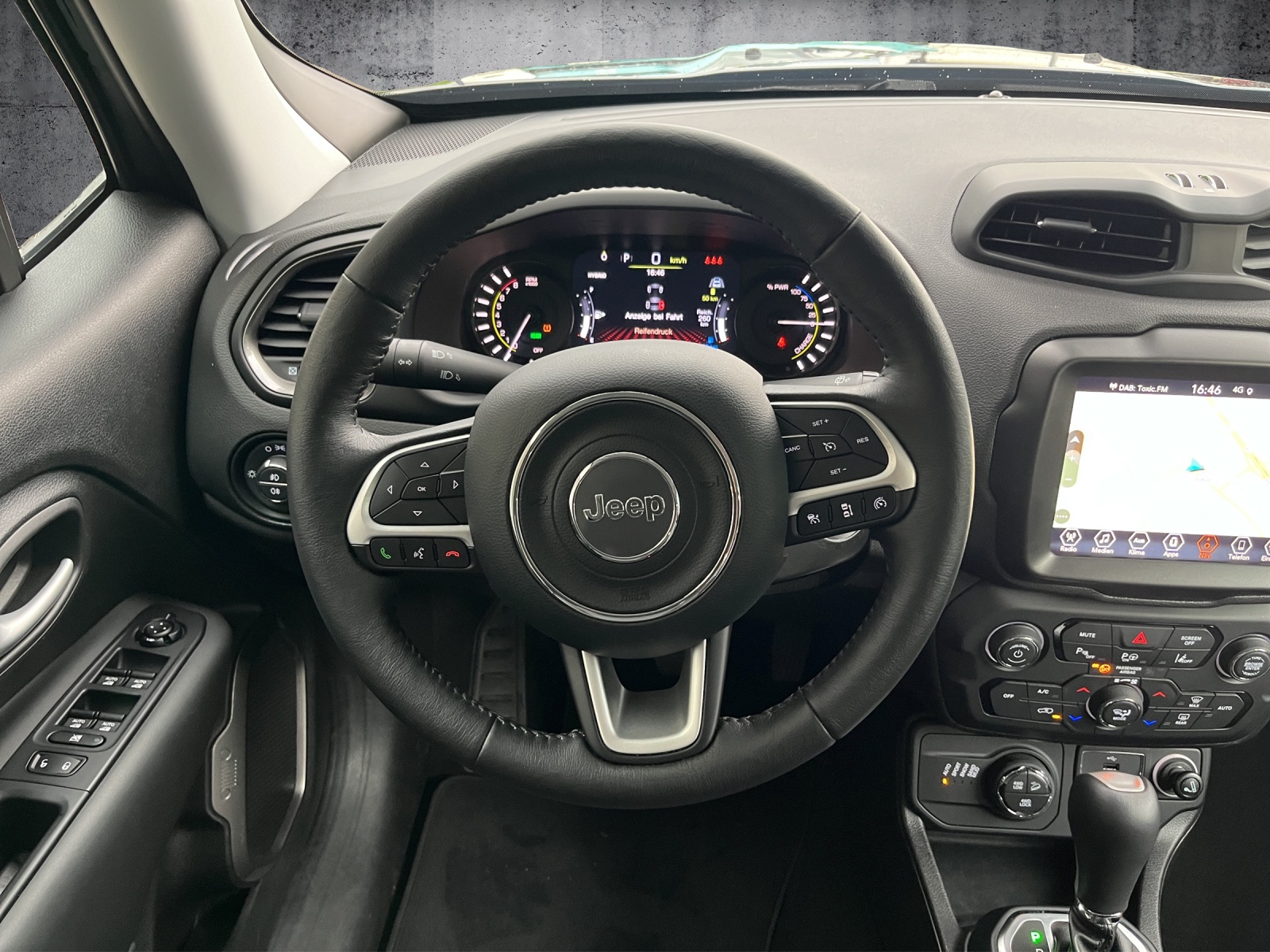 JEEP Renegade 1.3 Swiss Limited Plus 4xe-image-9