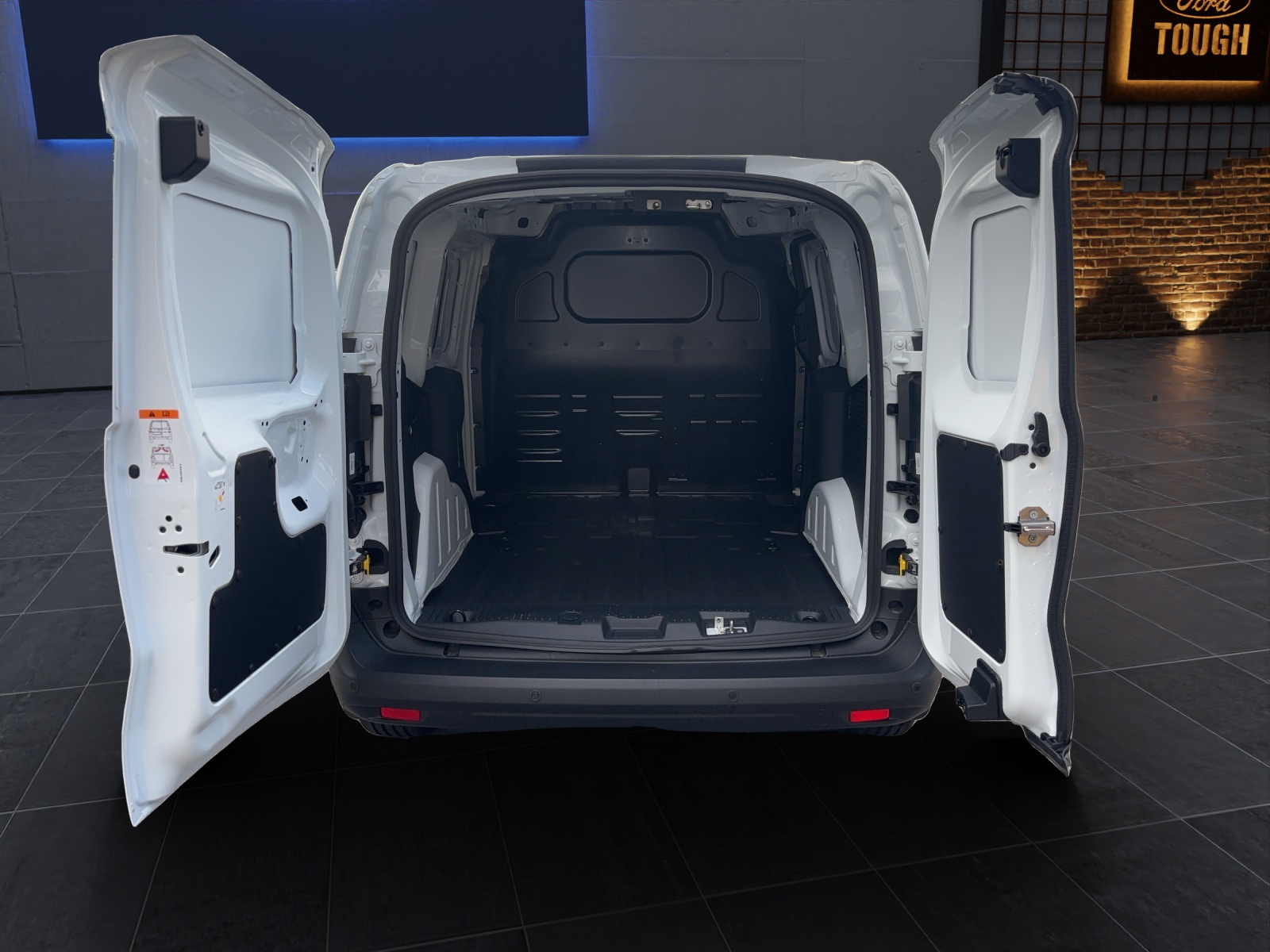 FORD E-Transit Courier Van 136 PS Limited-image-12