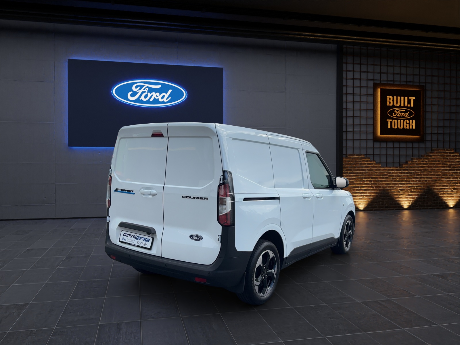FORD E-Transit Courier Van 136 PS Limited-showroom-element-3