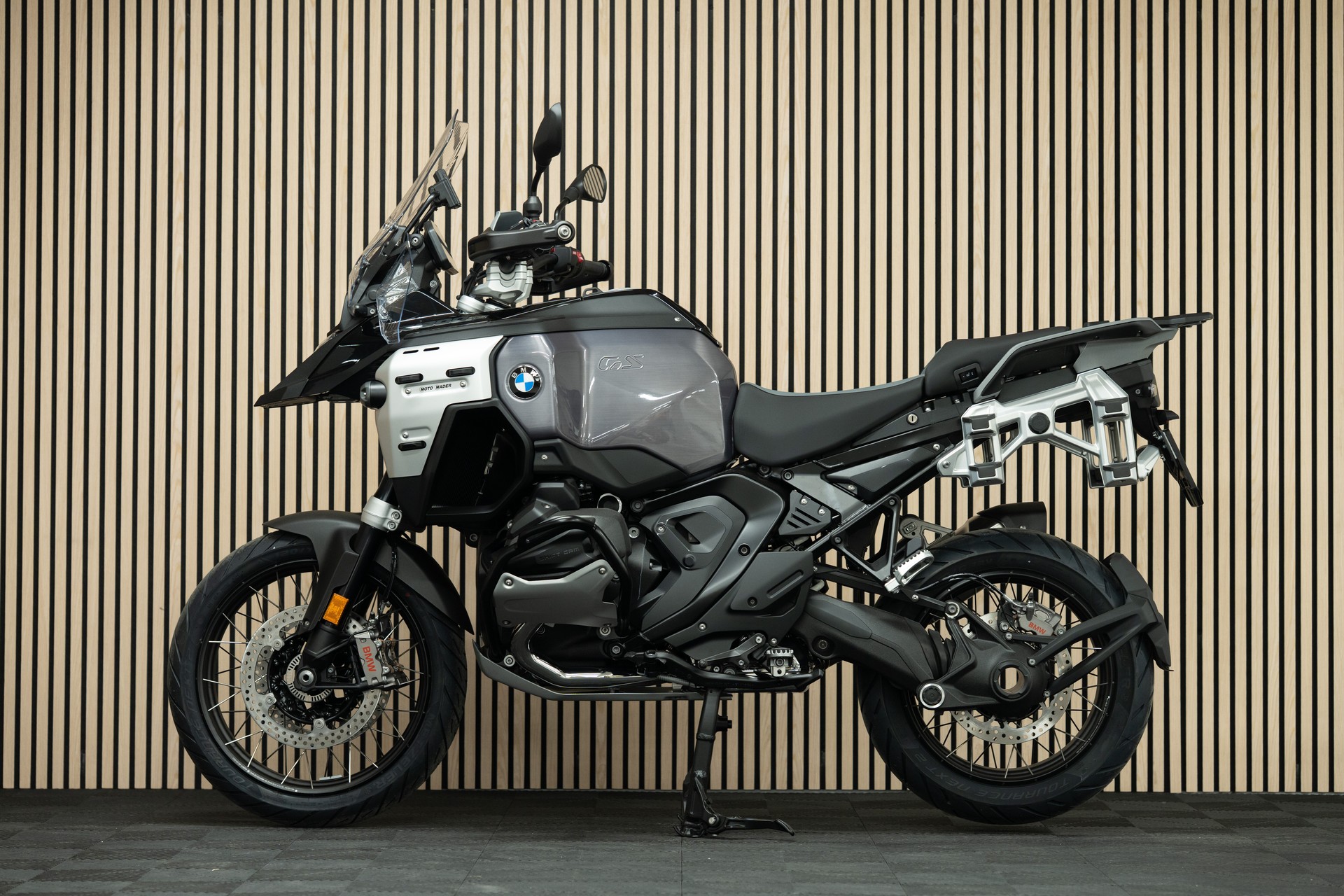 BMW R 1300 GS Adventure mit 0.9% Leasing und CHF 1'500.- Boxer PrĂ€mie đ€đ„-image-1
