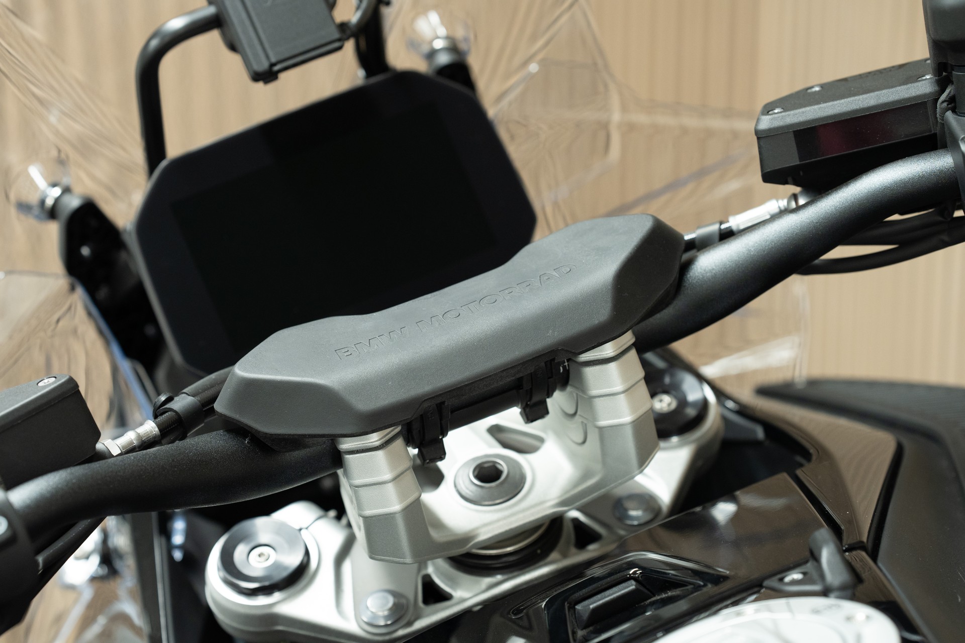 BMW R 1300 GS Adventure mit 0.9% Leasing und CHF 1'500.- Boxer PrĂ€mie đ€đ„-image-4