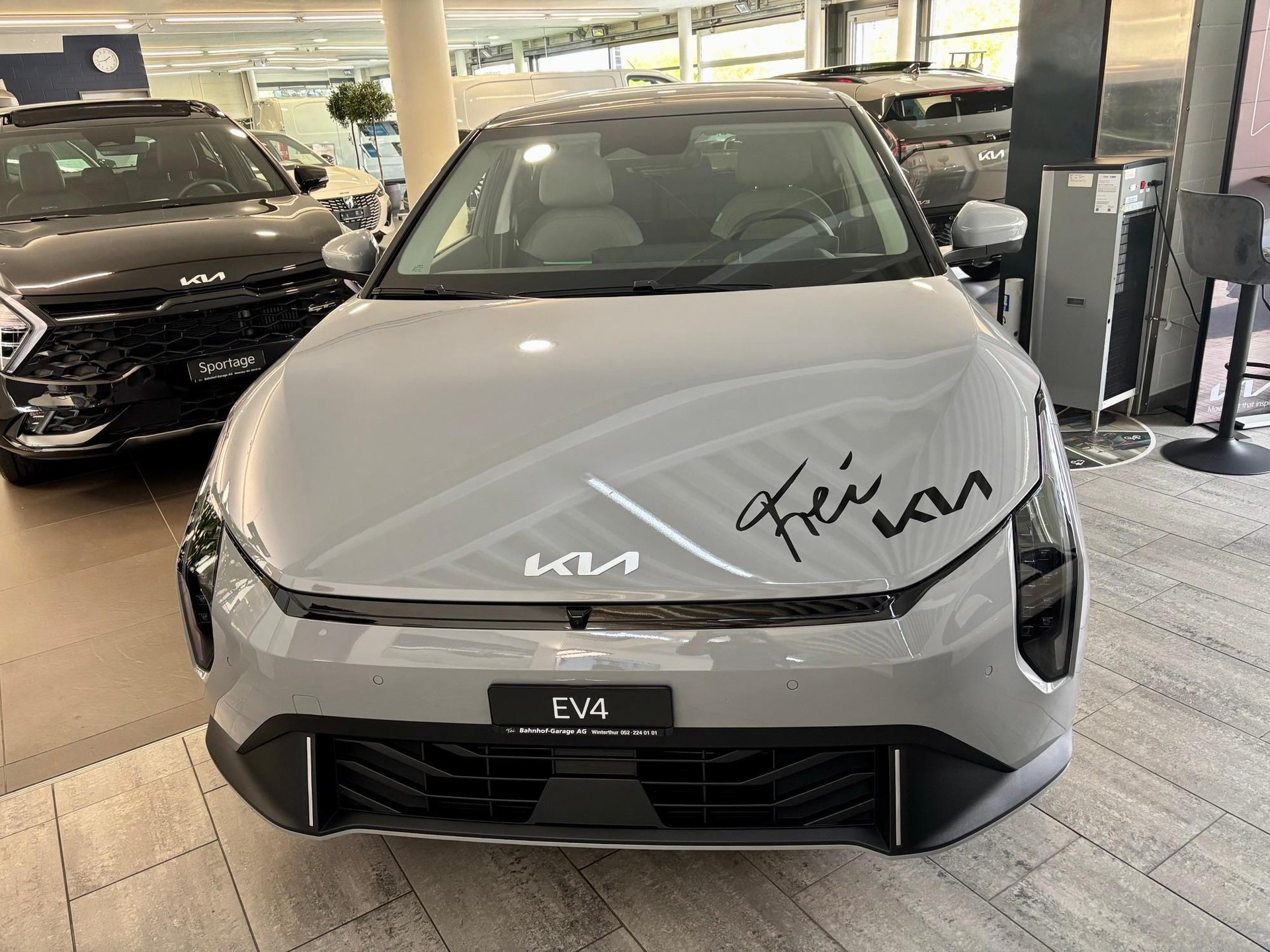 KIA EV4 81 kWh Earth+-showroom-element-1