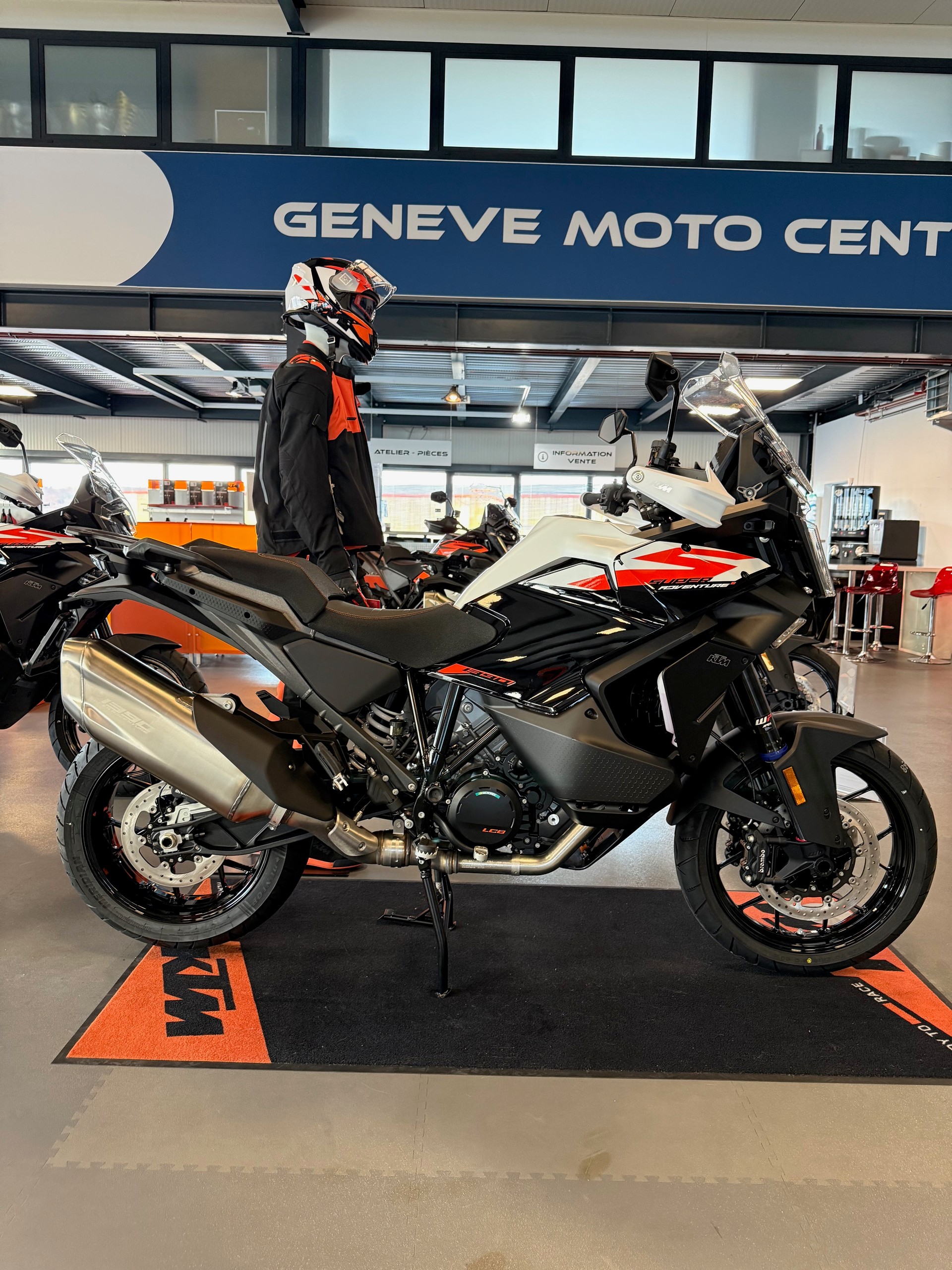 KTM 1390 Super Adventure S EVO 2026-image-0