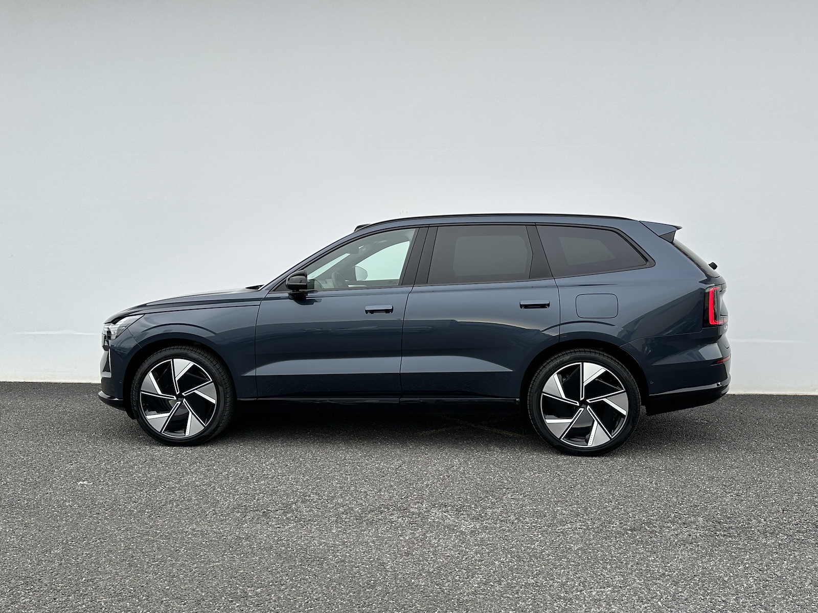 VOLVO EX 90 Twin Ultra AWD-image-4