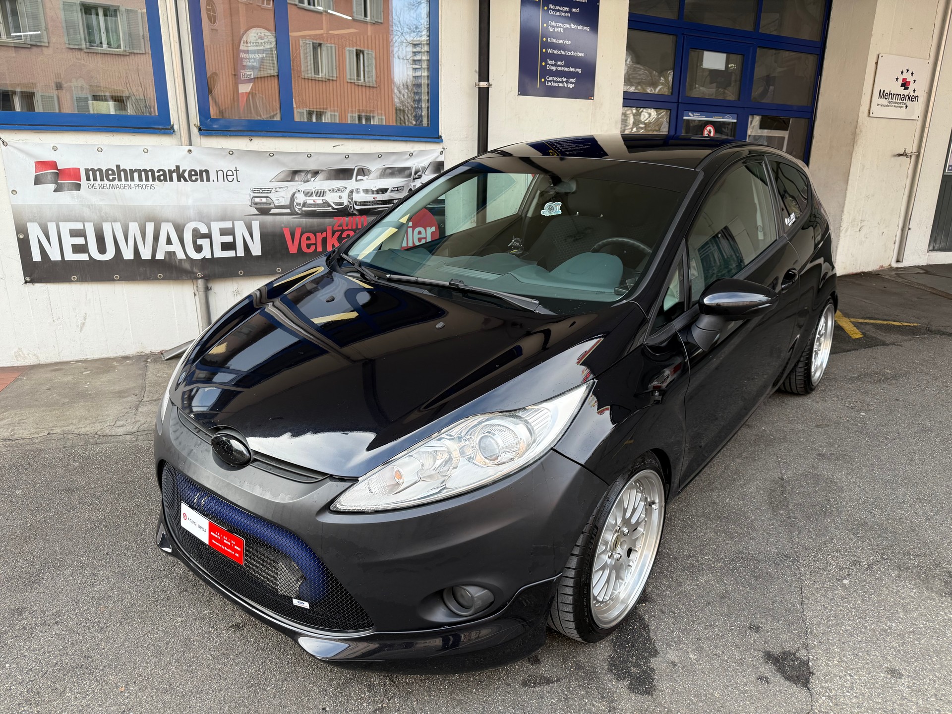 FORD Fiesta 1.6 16V Titanium-showroom-element-1