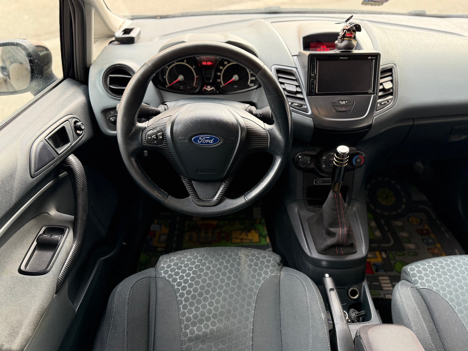FORD Fiesta 1.6 16V Titanium-image-7