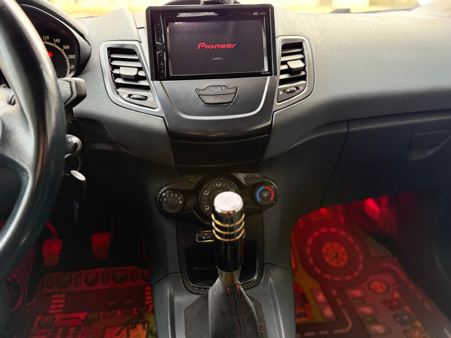 FORD Fiesta 1.6 16V Titanium-image-12