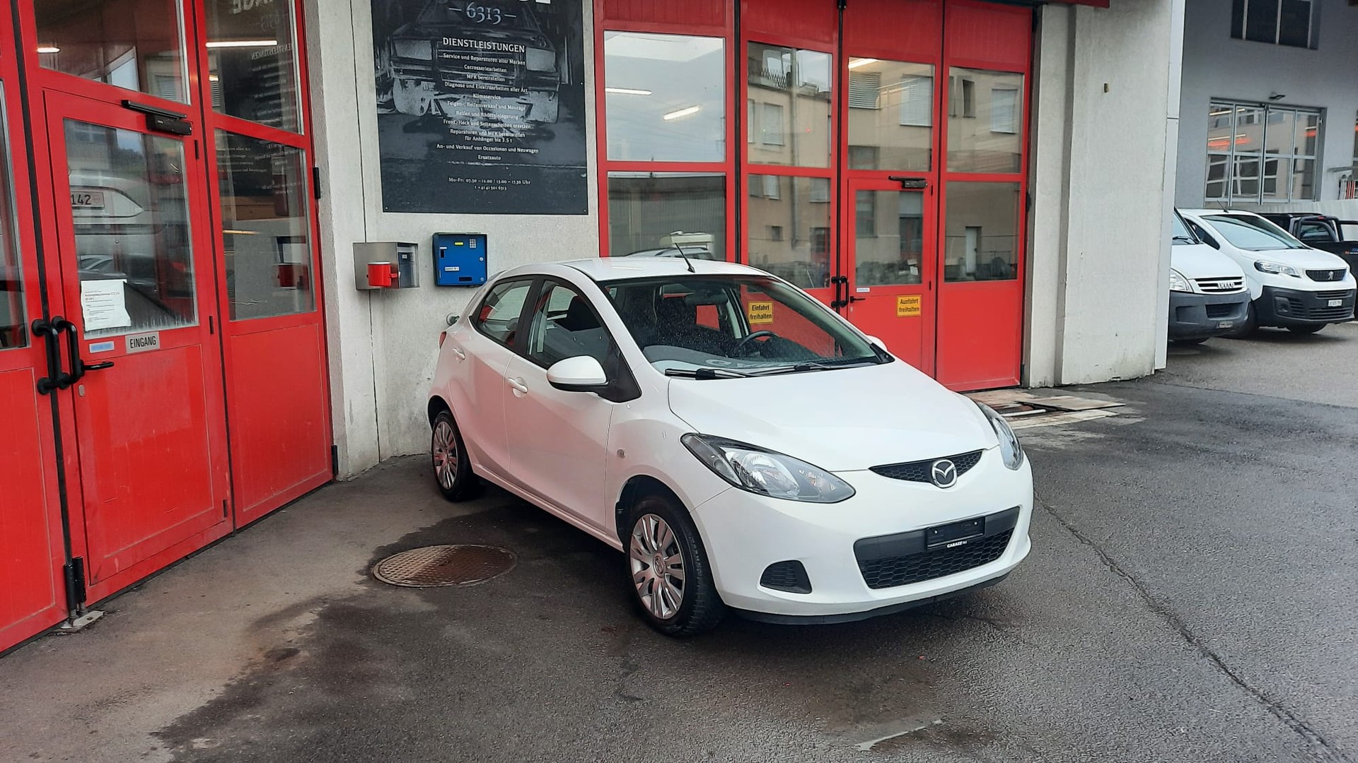 MAZDA 2 1.5i 16V City Sport 1 Automatic-showroom-element-1