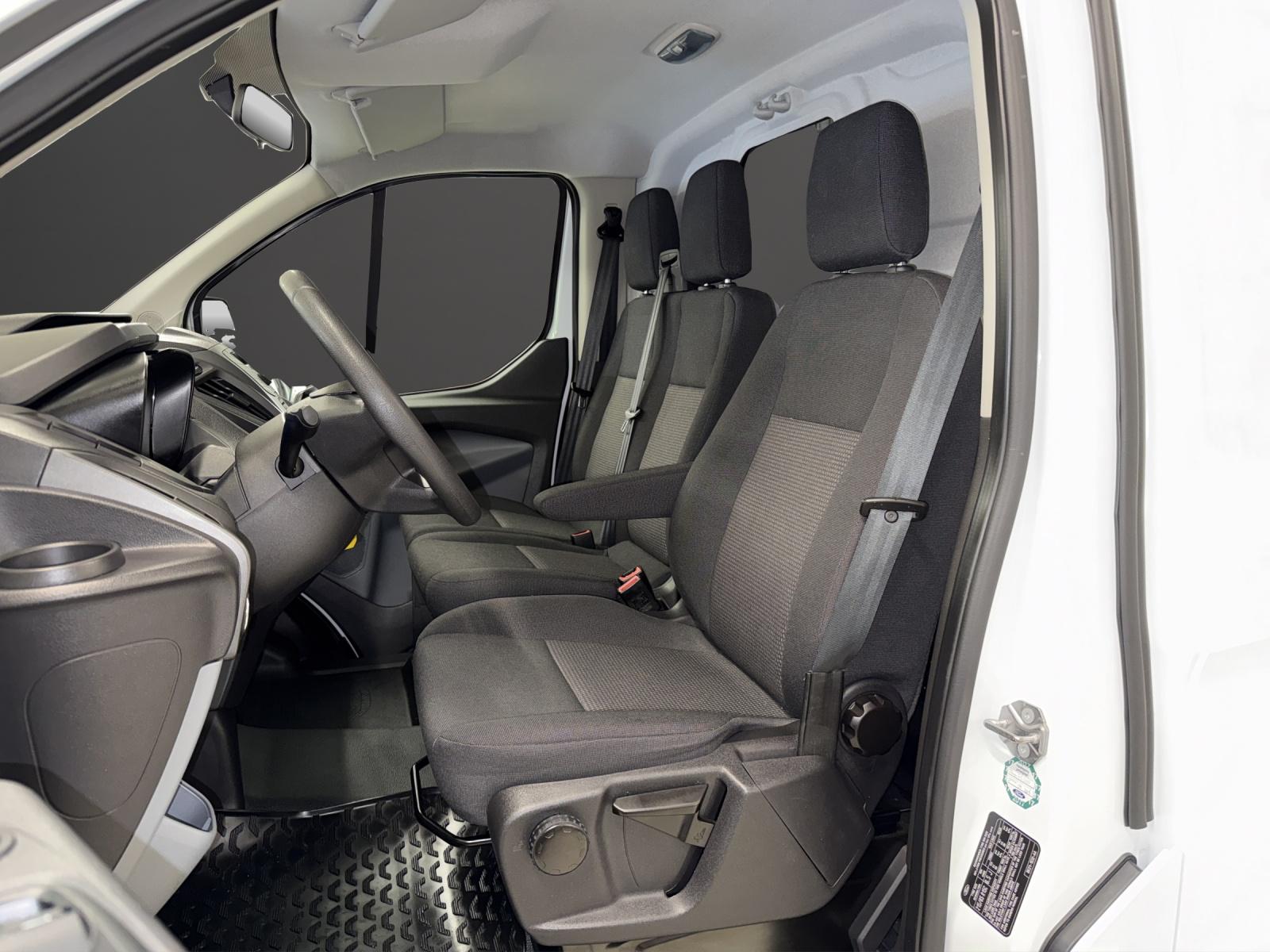 FORD Transit Custom Van 270 L1H1 Ambiente-image-7