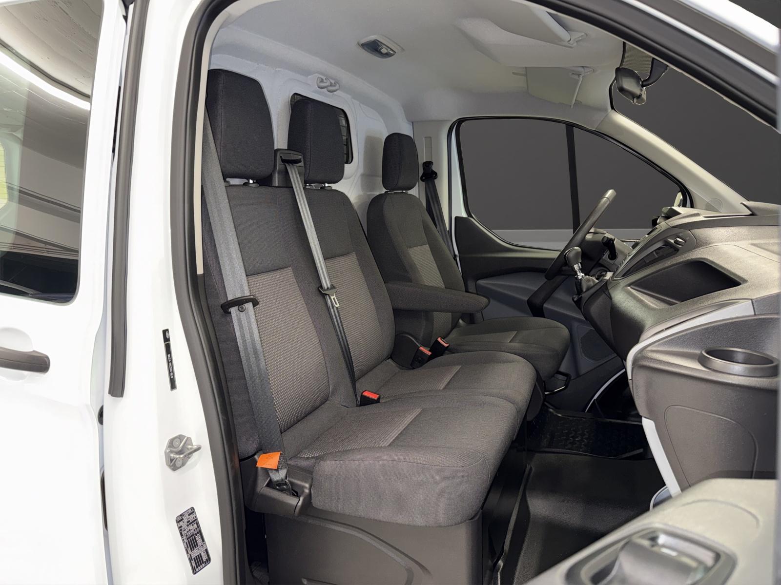 FORD Transit Custom Van 270 L1H1 Ambiente-image-8