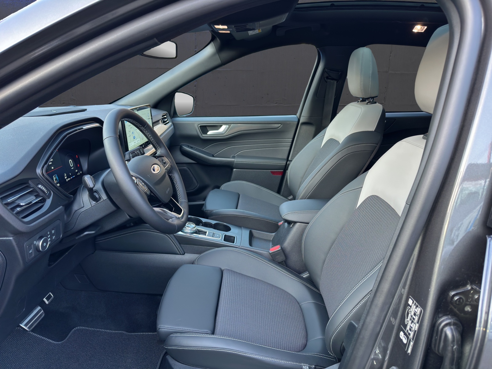 FORD Kuga 2.5i FHEV FULL-HYBRID 183 PS Sound Edition 4x4 AUTOMAT-image-6