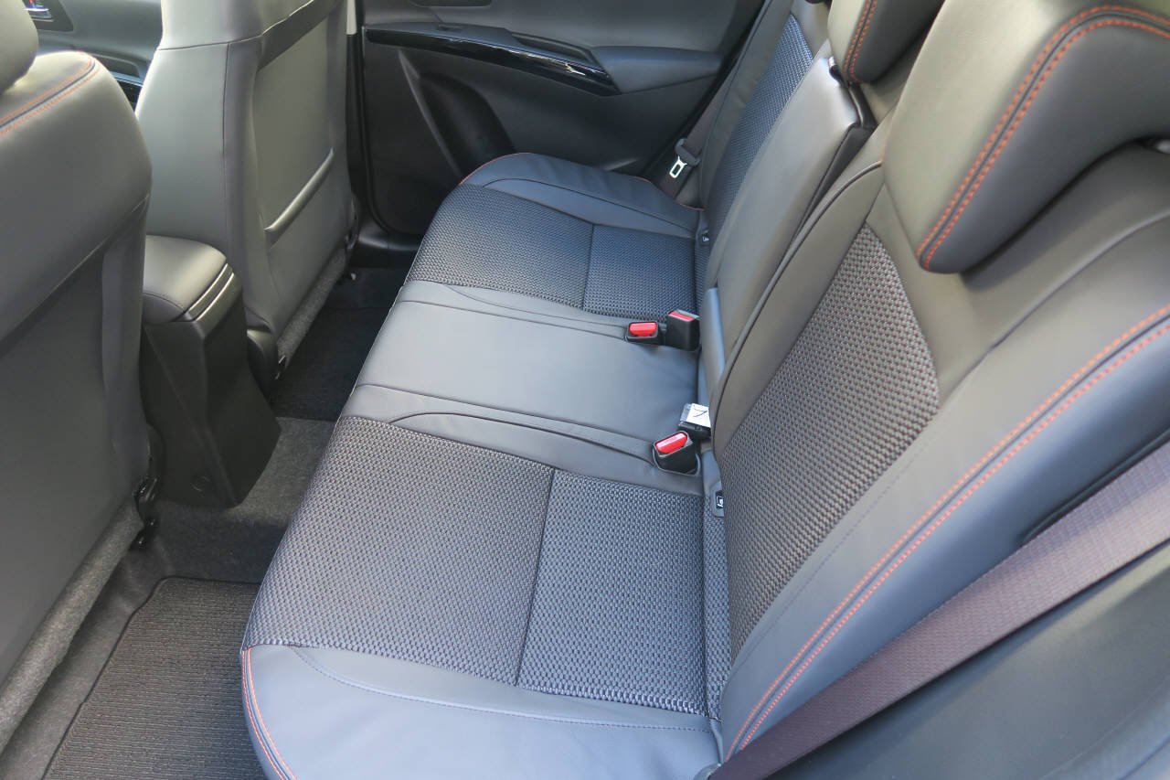 SUZUKI S-Cross 1.4 T Black Edition Top Hybrid 4x4-image-14