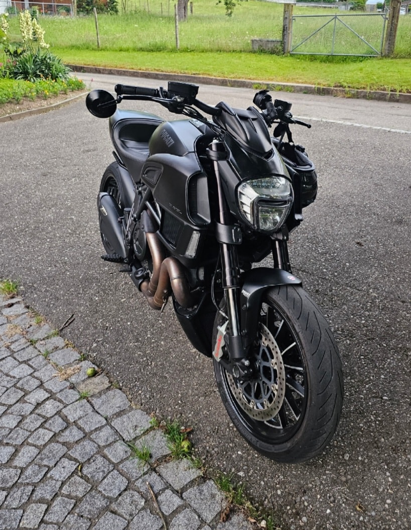 DUCATI DIAVEL 1200-image-4