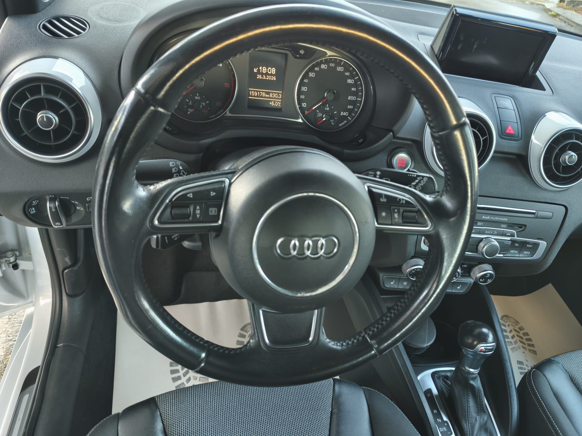 AUDI A1 Sportback 1.4 TDI Design S-tronic-image-13