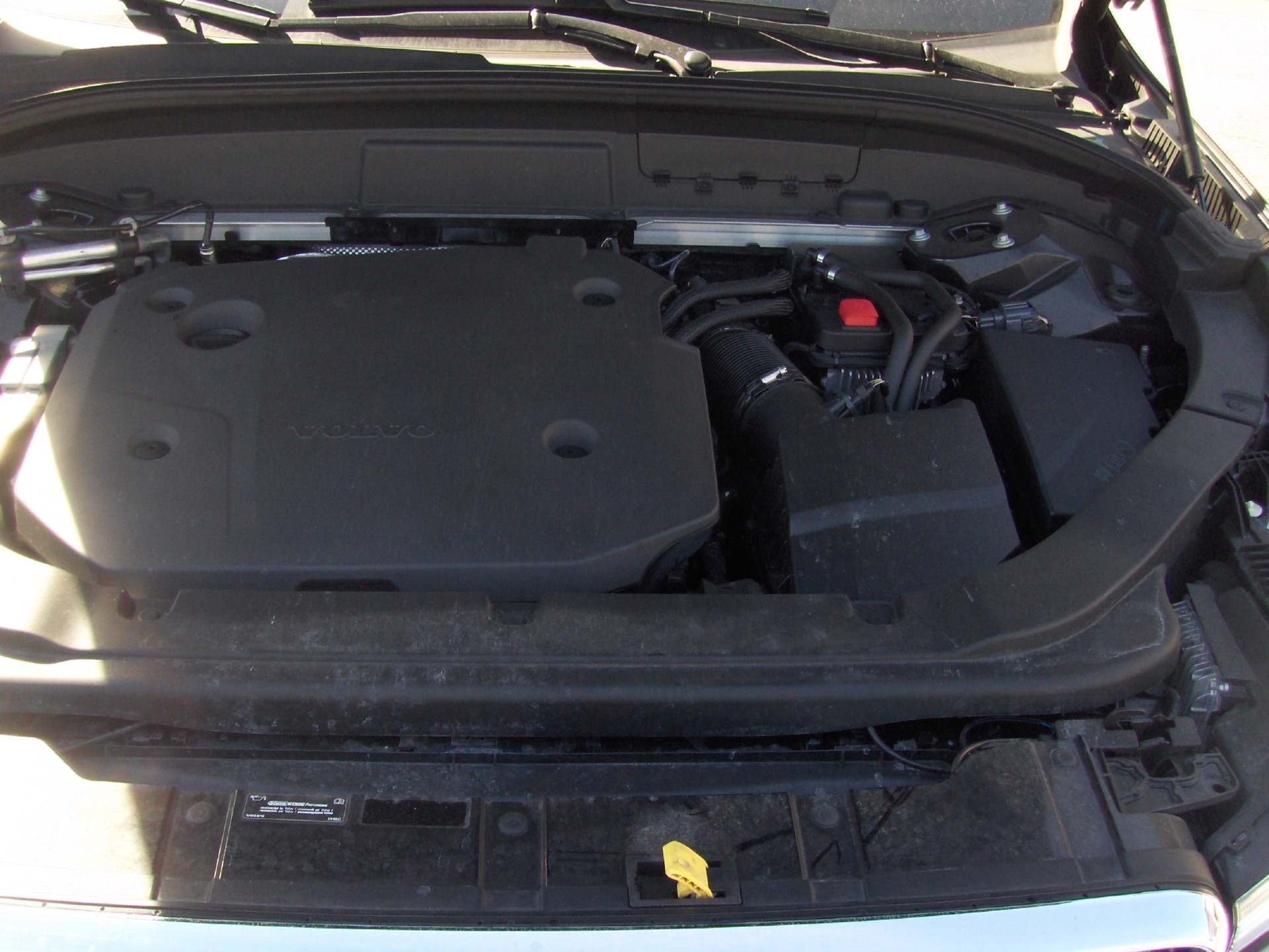 VOLVO XC60 B4 Diesel Mild Hybrid AWD Momentum Geartronic-image-14