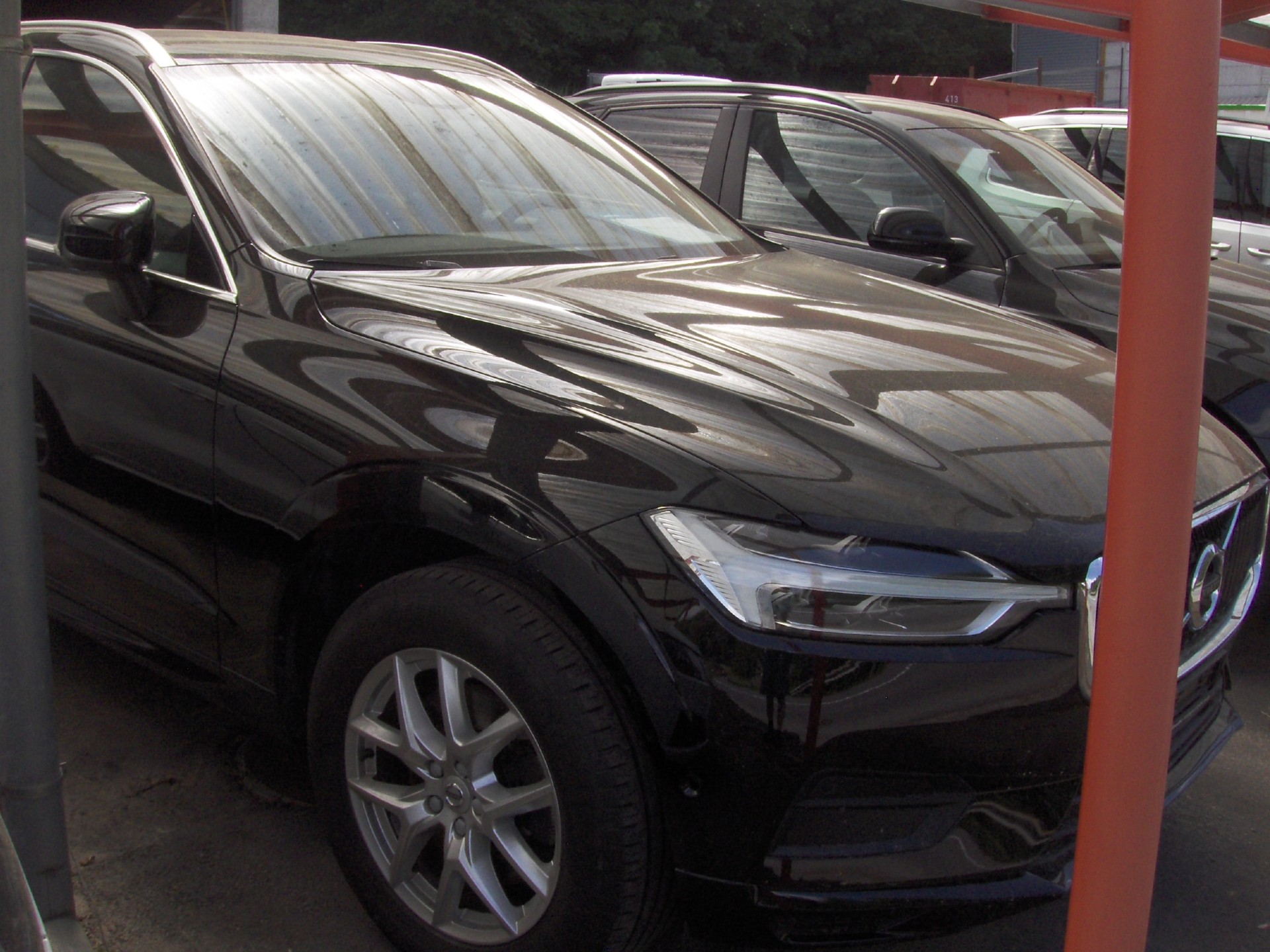 VOLVO XC60 B4 Diesel Mild Hybrid AWD Momentum Geartronic-image-1
