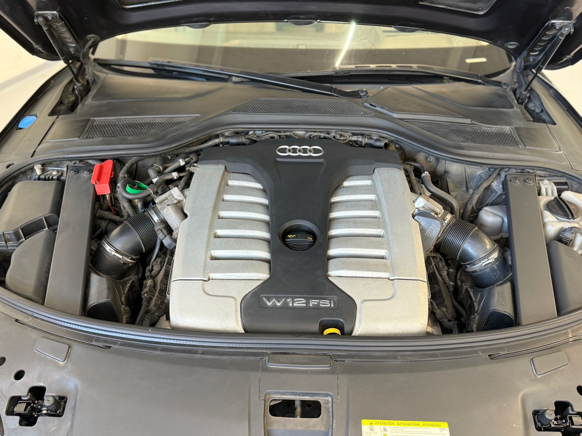 AUDI A8 L 6.3 FSI W12 quattro tiptronic-image-31