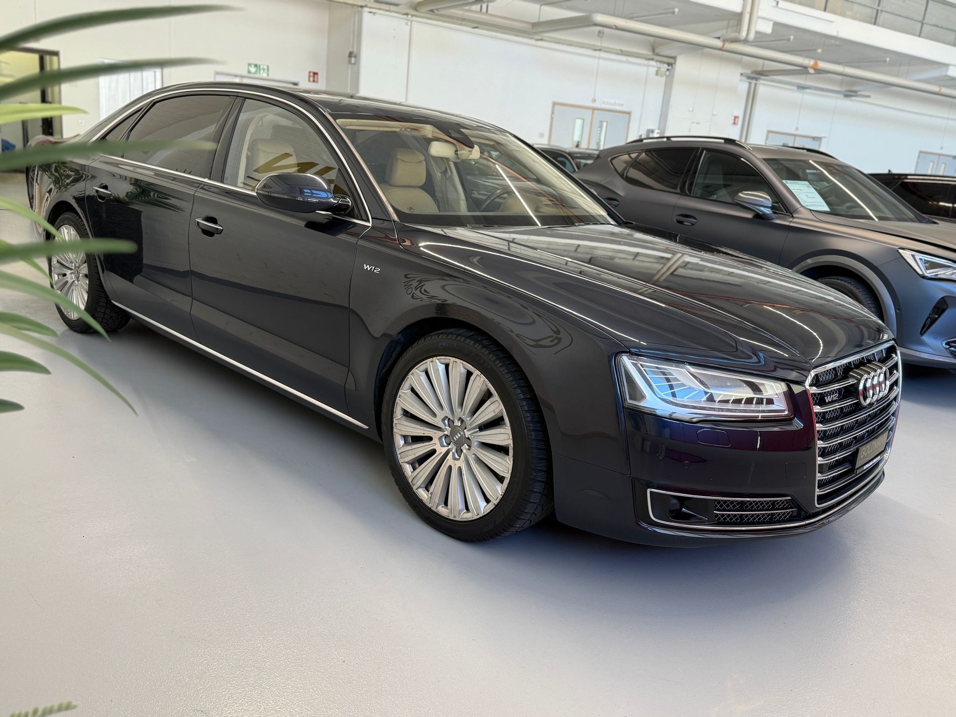 AUDI A8 L 6.3 FSI W12 quattro tiptronic-showroom-element-3