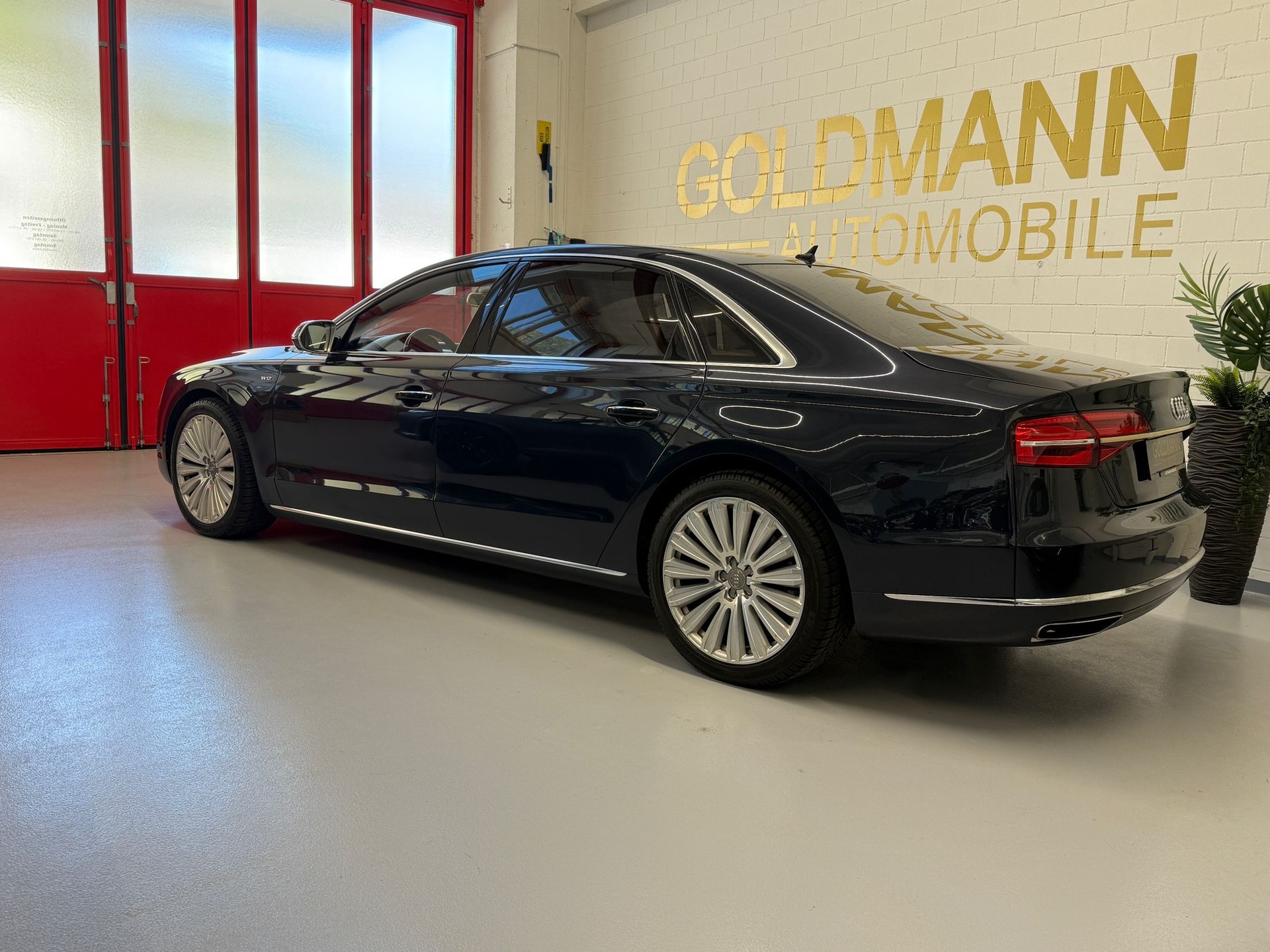 AUDI A8 L 6.3 FSI W12 quattro tiptronic-image-8