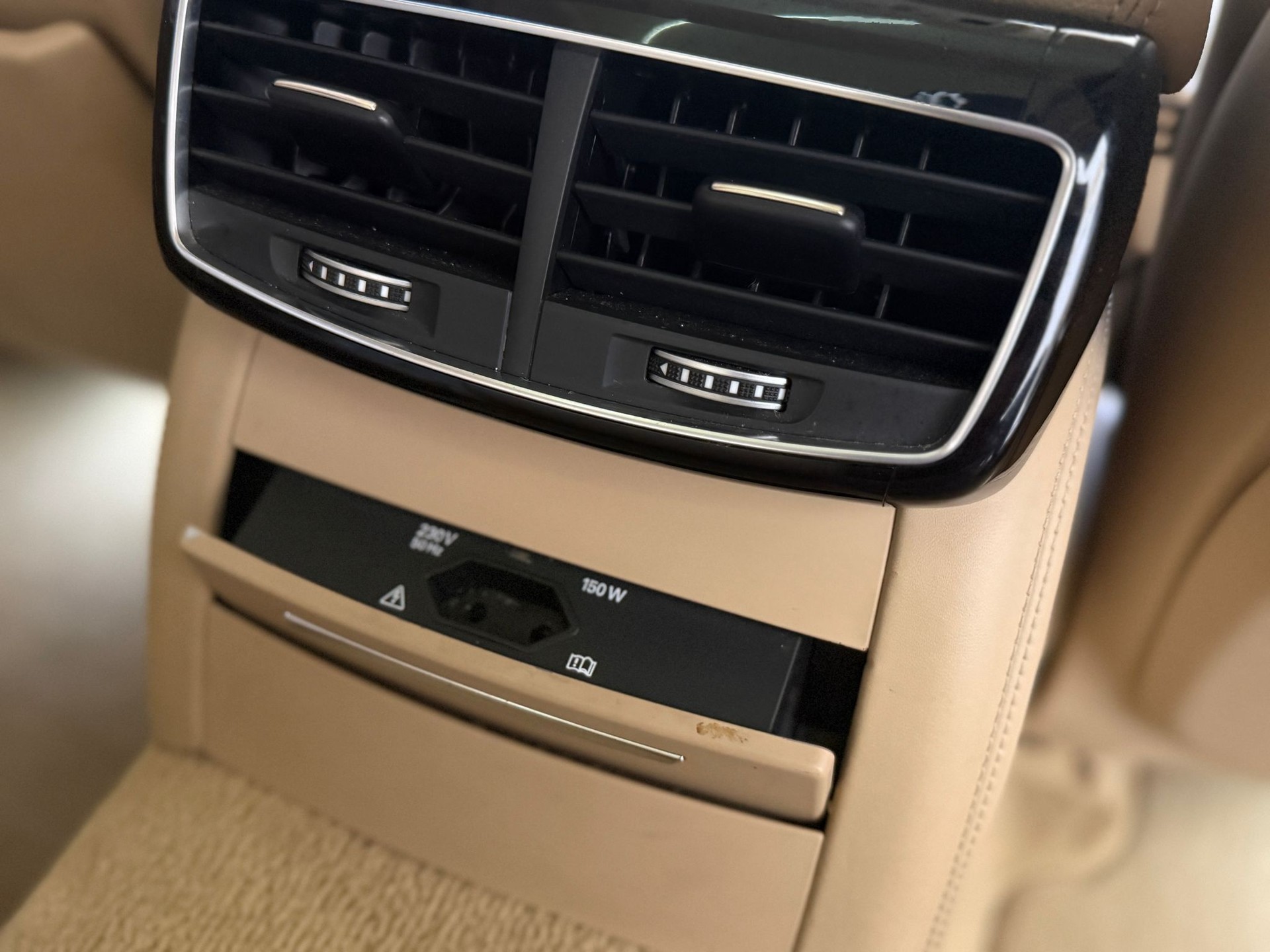 AUDI A8 L 6.3 FSI W12 quattro tiptronic-image-25