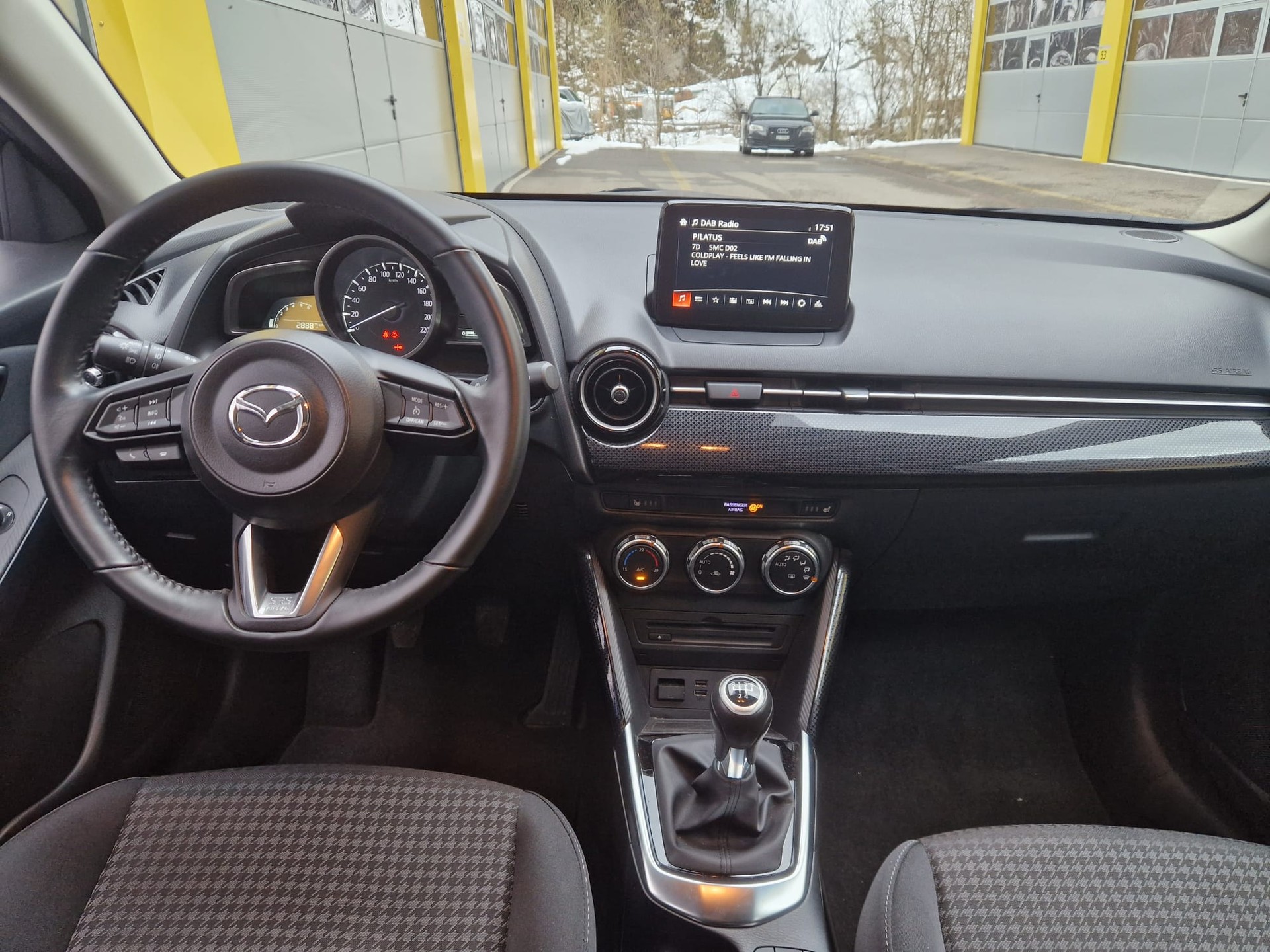 MAZDA 2 SKYACTIV-G 90 Ambition Plus-image-5