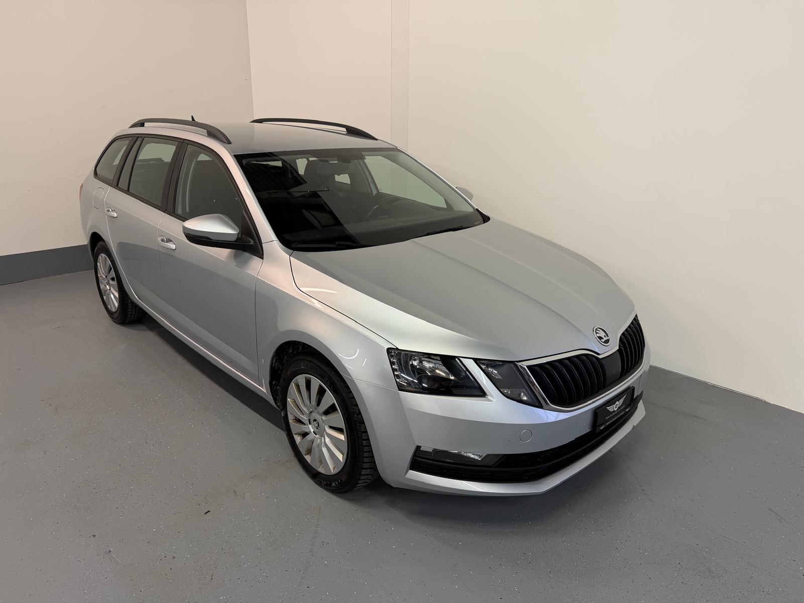 SKODA Octavia Combi 1.6 TDI Ambition-showroom-element-1