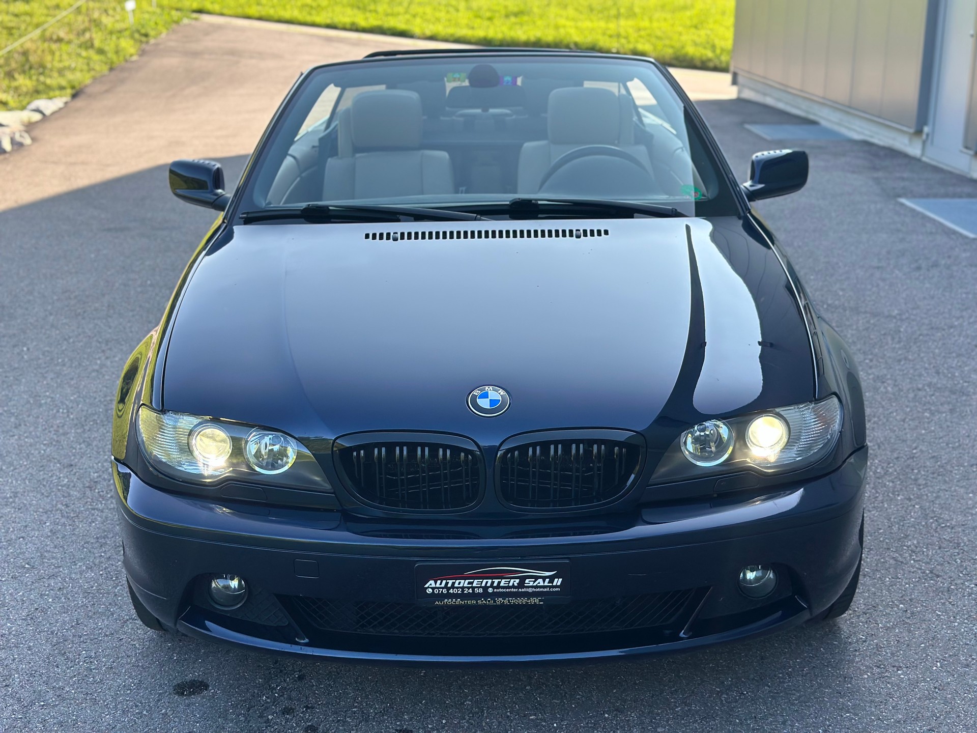 BMW 320Ci Cabriolet-image-1