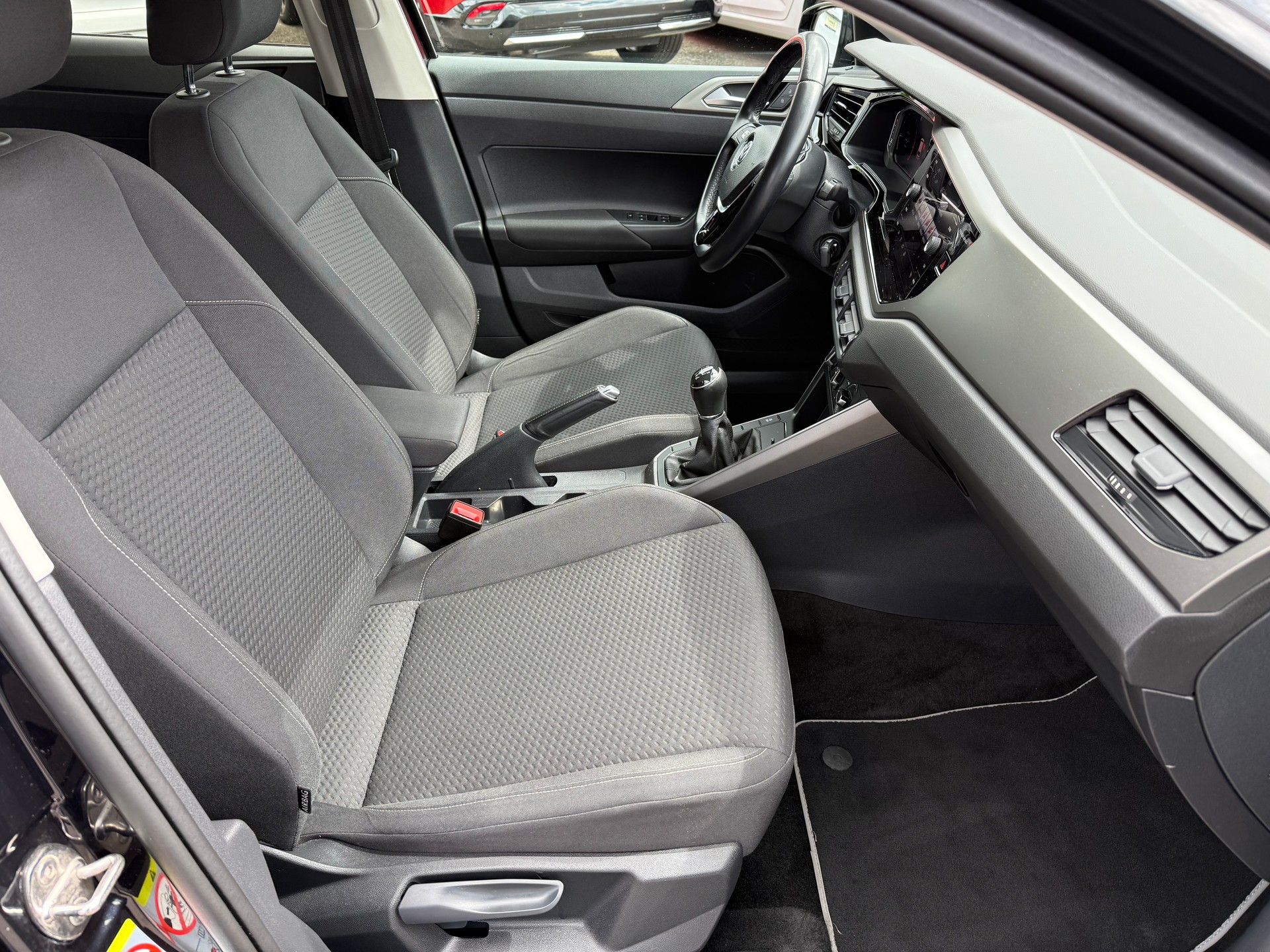 VW POLO-image-10
