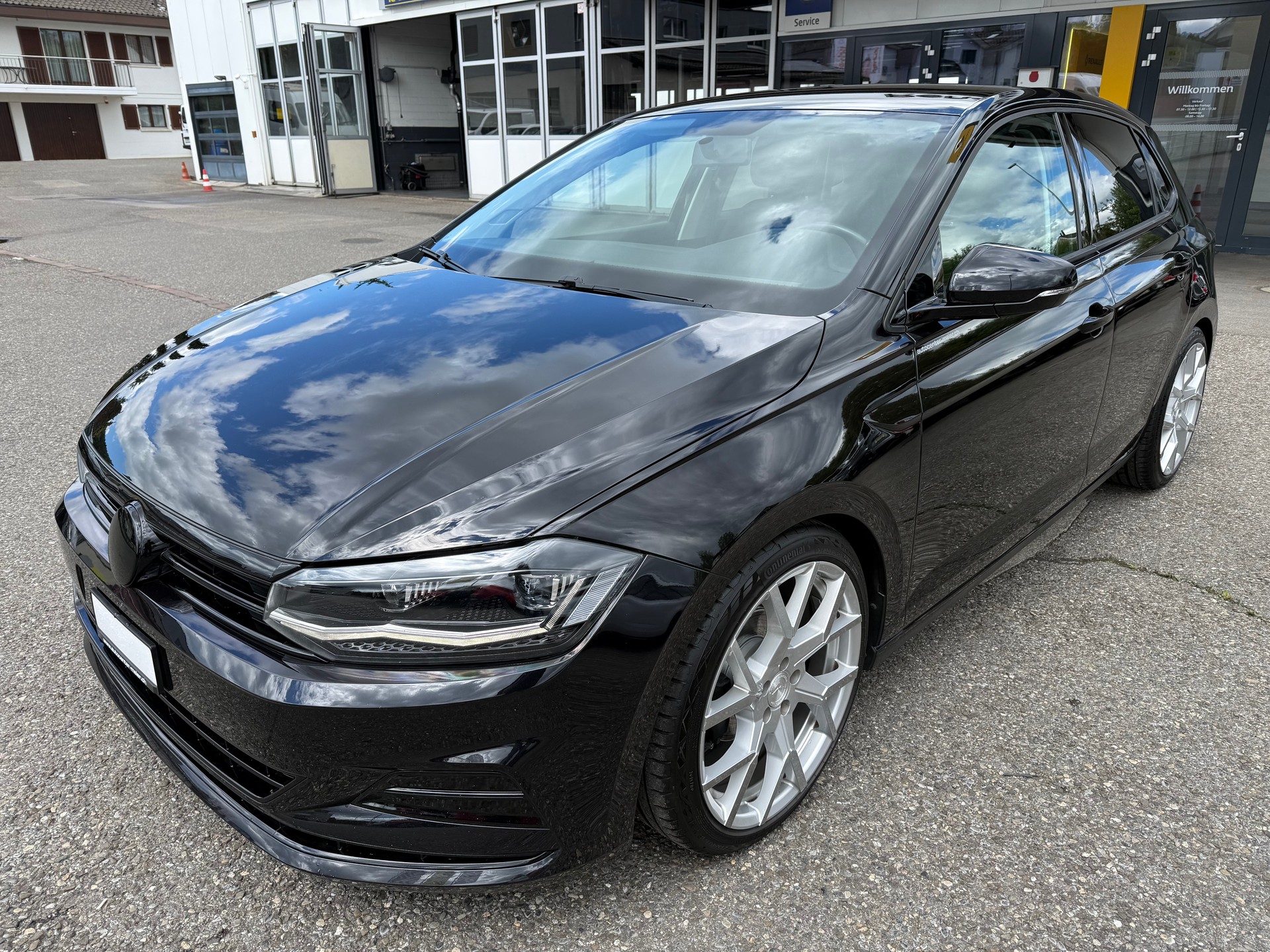 VW POLO-showroom-element-1