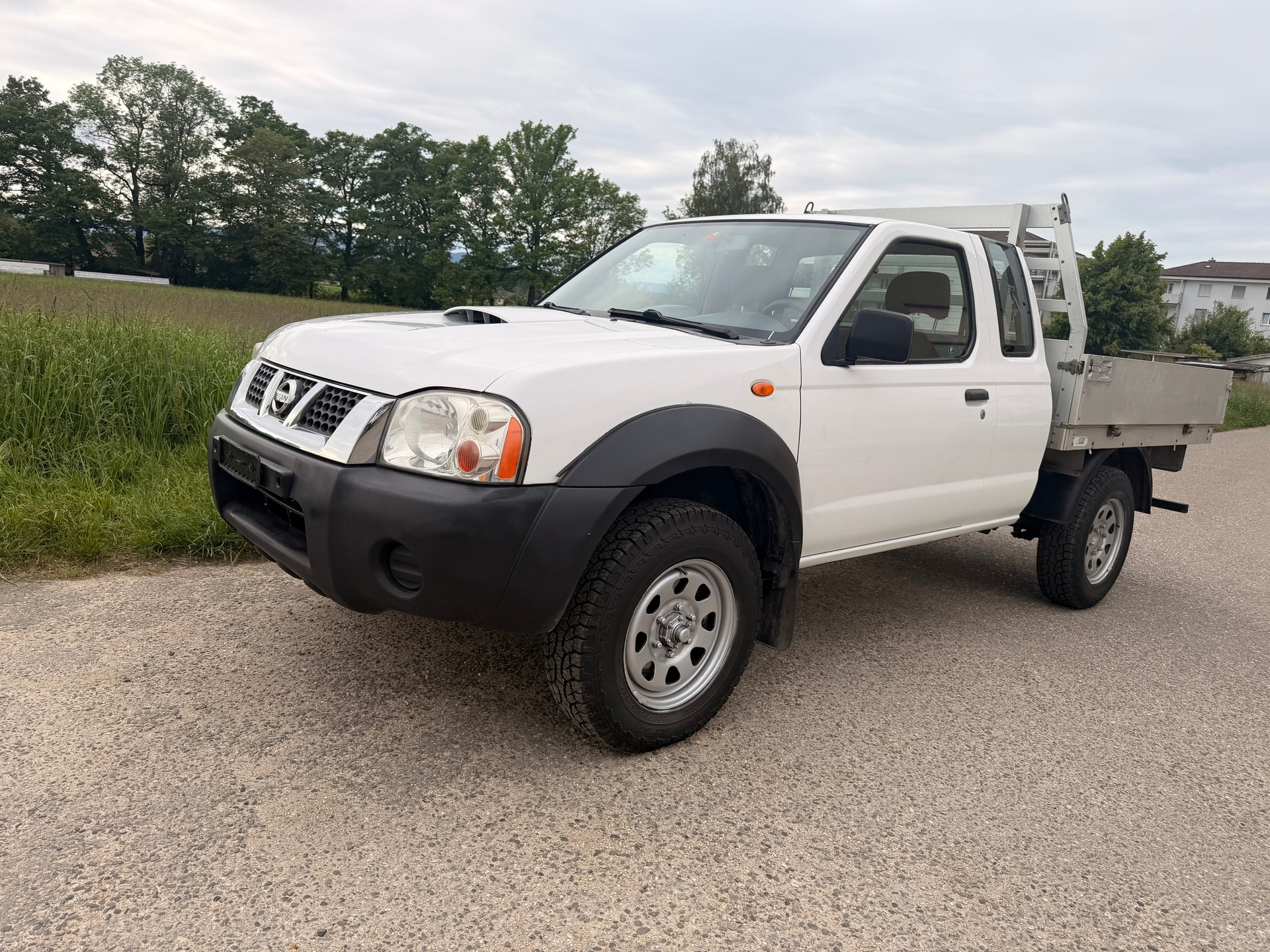 NISSAN King Cab Navara 2.5 Di 4x4-image-2
