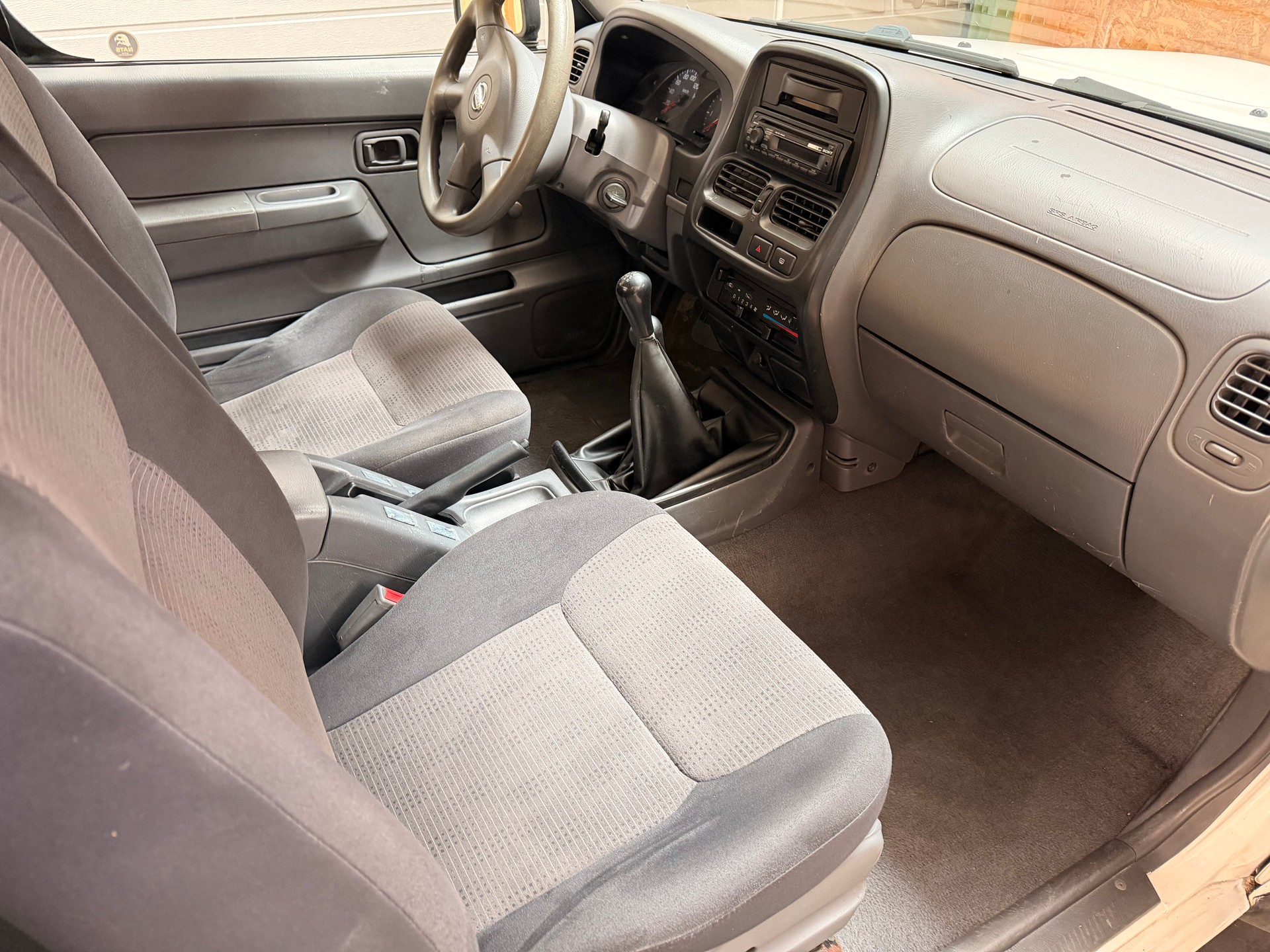 NISSAN King Cab Navara 2.5 Di 4x4-image-4