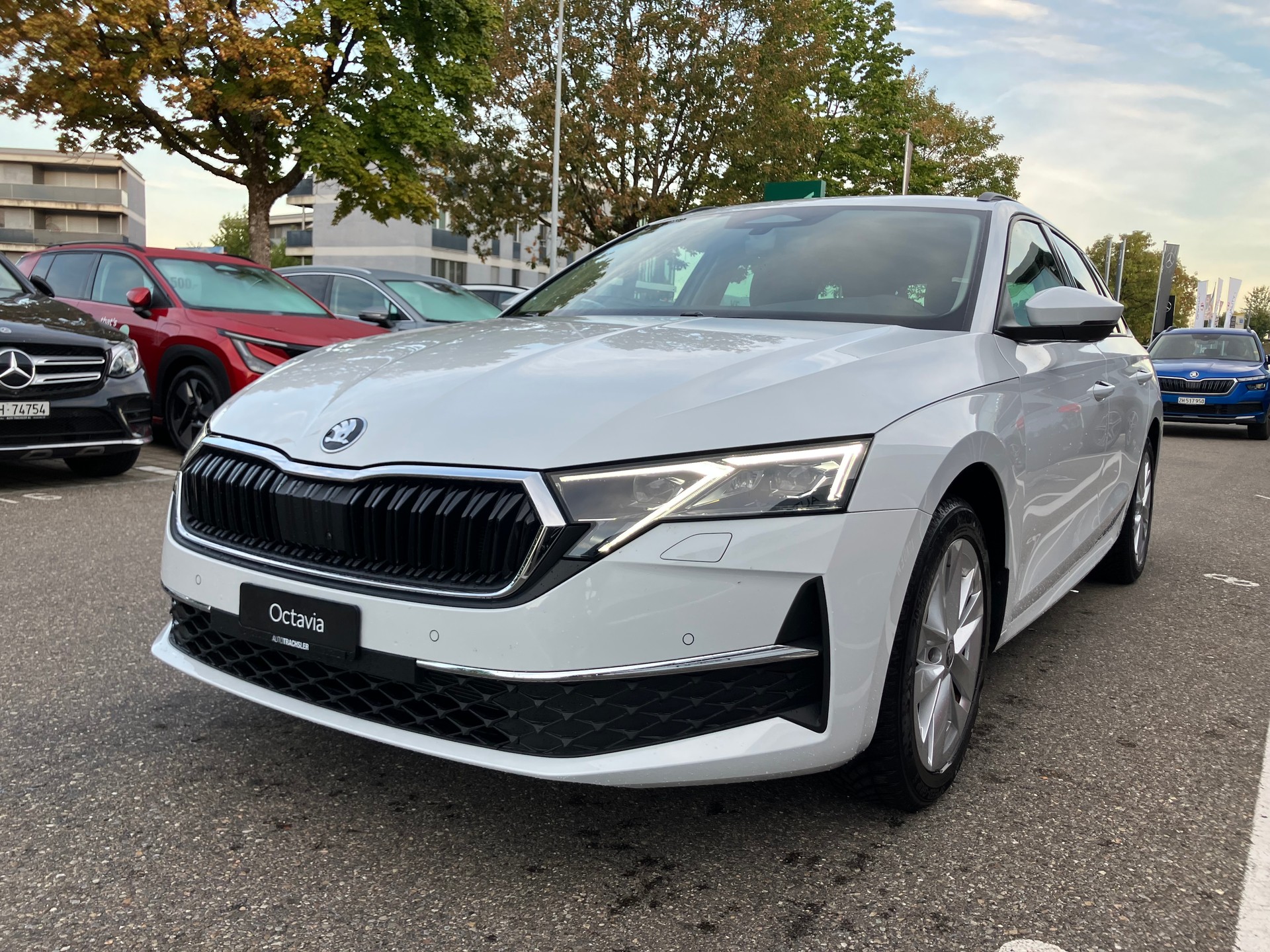 SKODA Octavia Combi 2.0 TSI DSG Selection 4x4-image-2