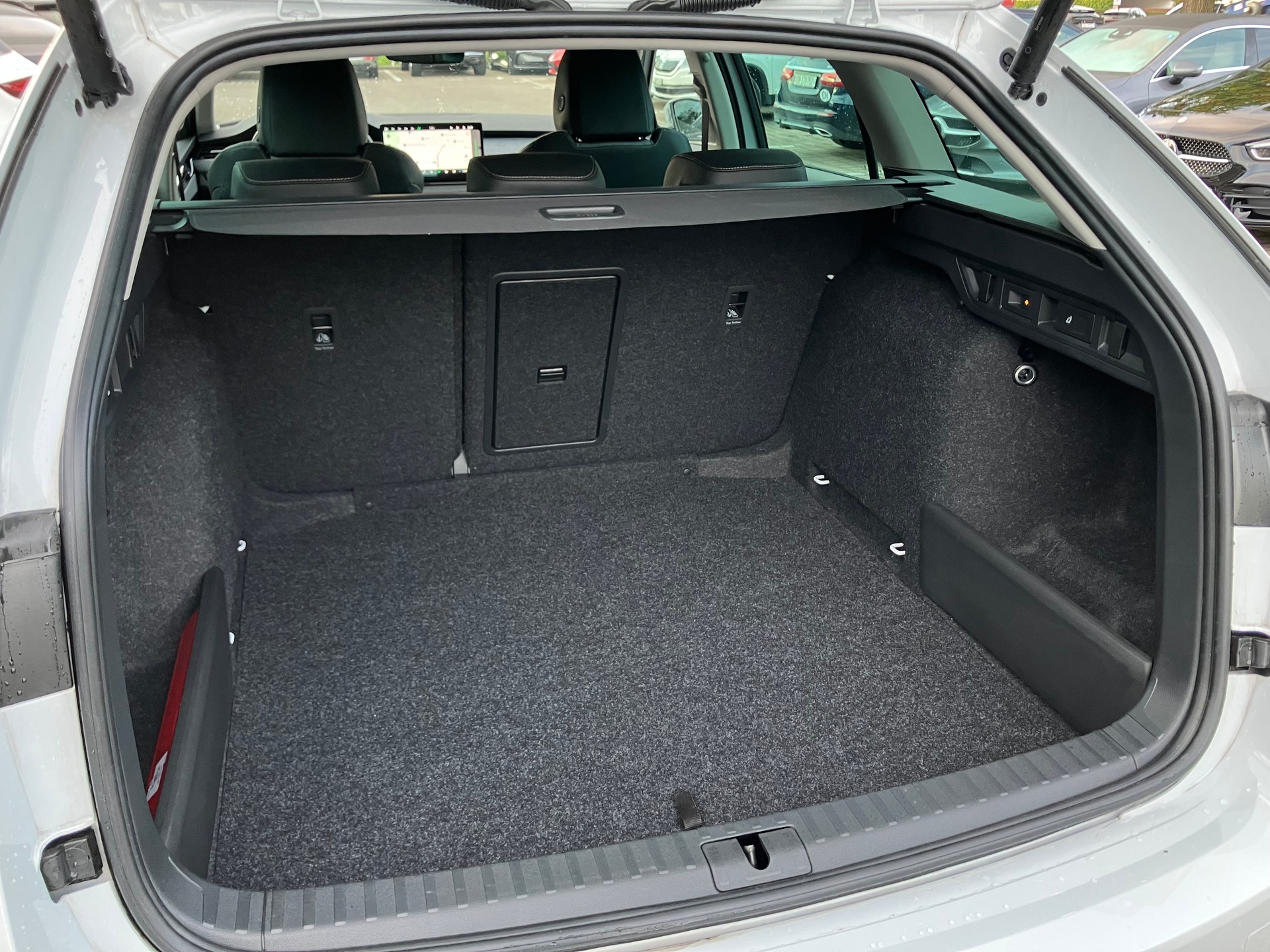 SKODA Octavia Combi 2.0 TSI DSG Selection 4x4-image-6
