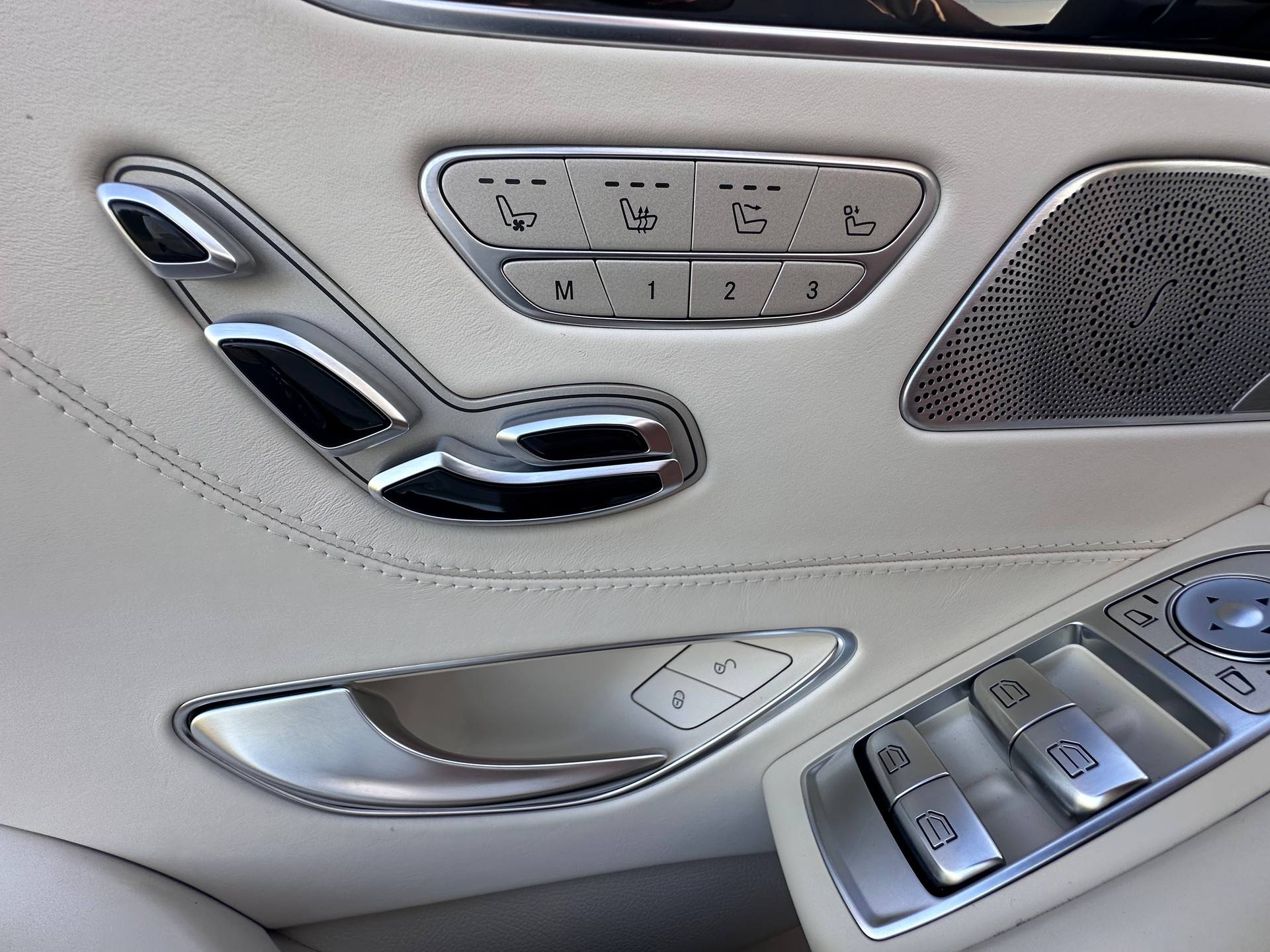 MERCEDES-BENZ S 63 V8 AMG 4matic+ / Leasingübernahme möglich (CHF 1'143.70)-image-9