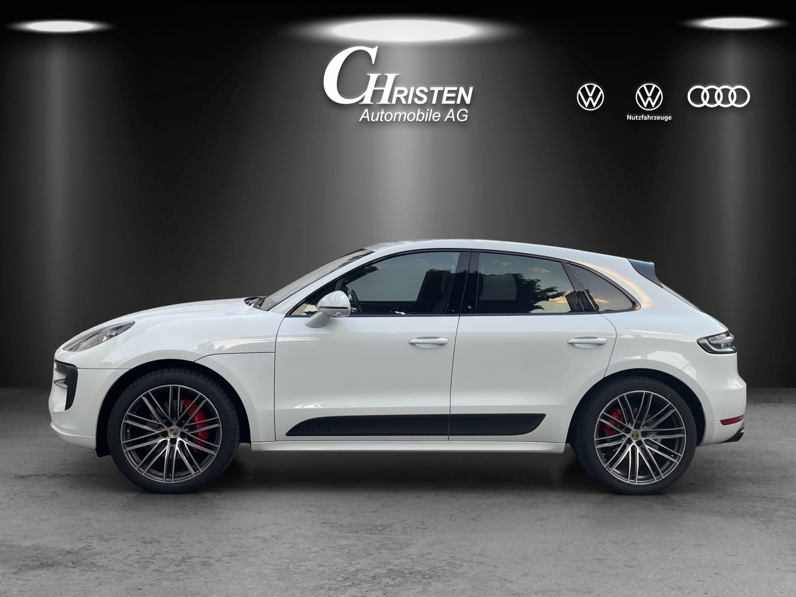 PORSCHE Macan GTS PDK-showroom-element-1