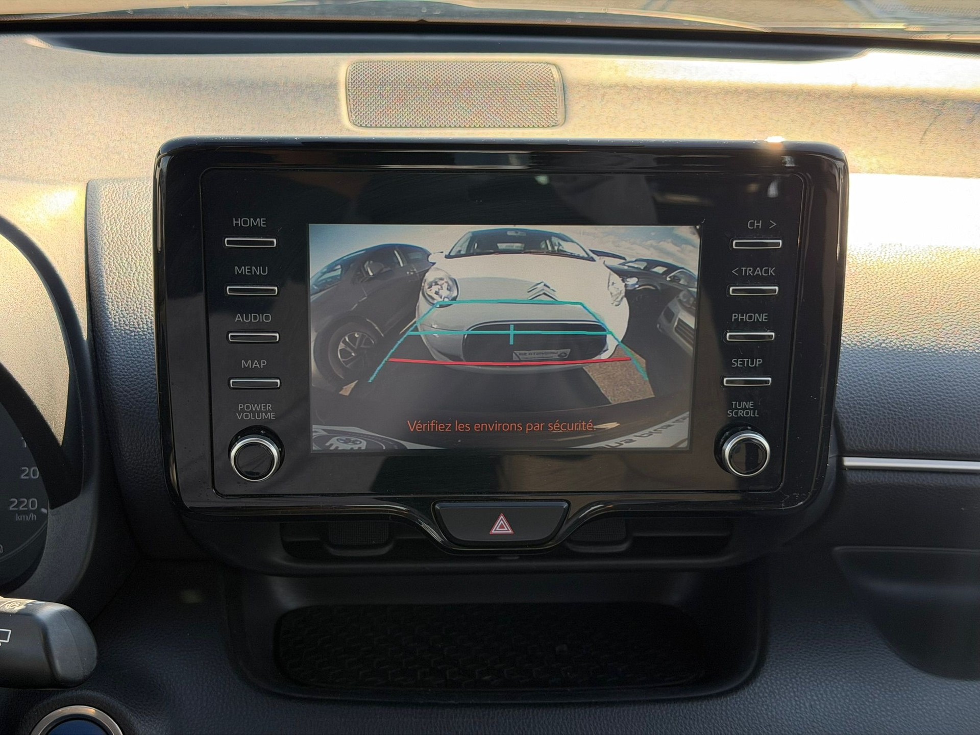 TOYOTA Yaris 1.5 Active e-CVT-image-10