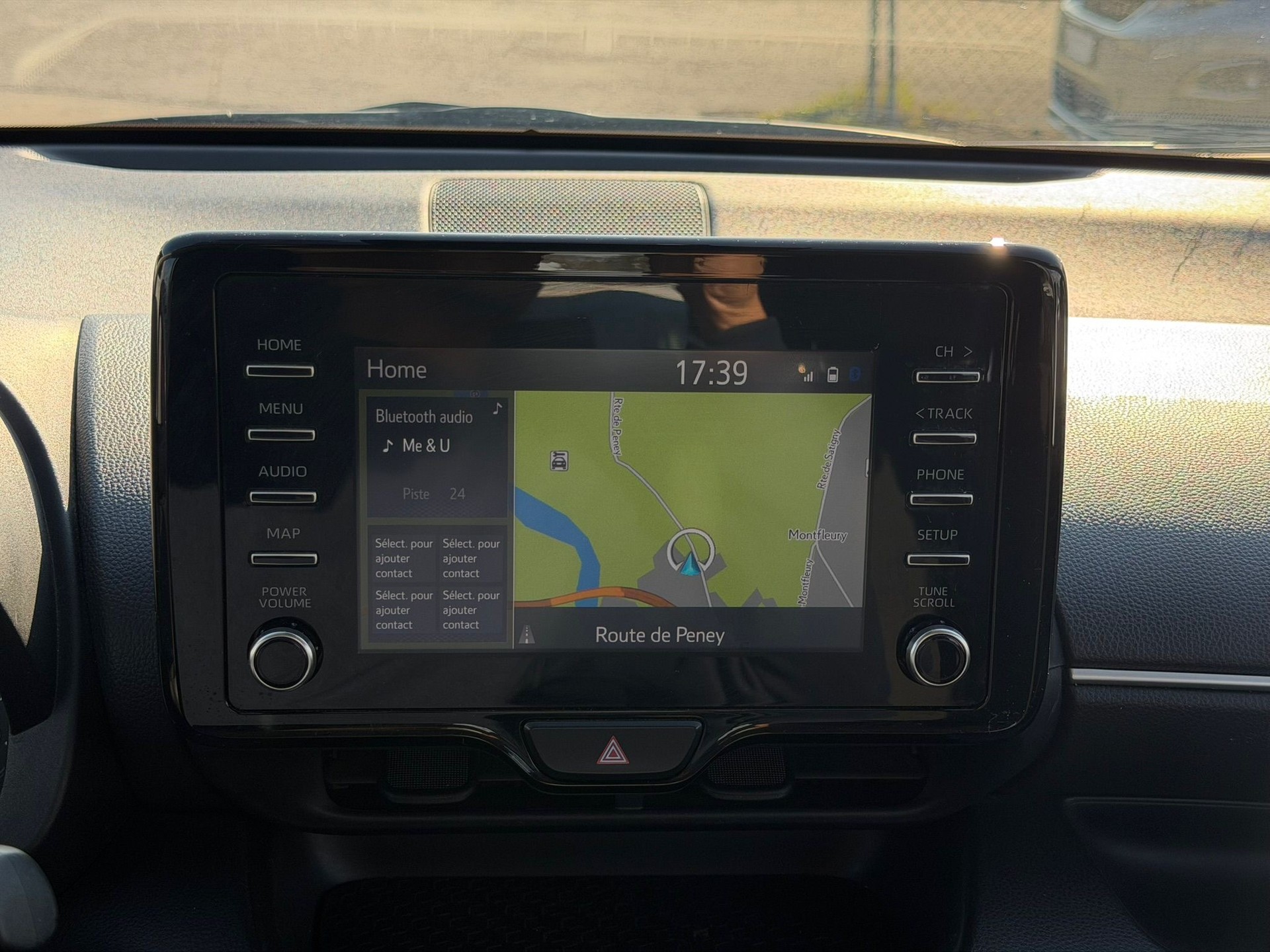 TOYOTA Yaris 1.5 Active e-CVT-image-9